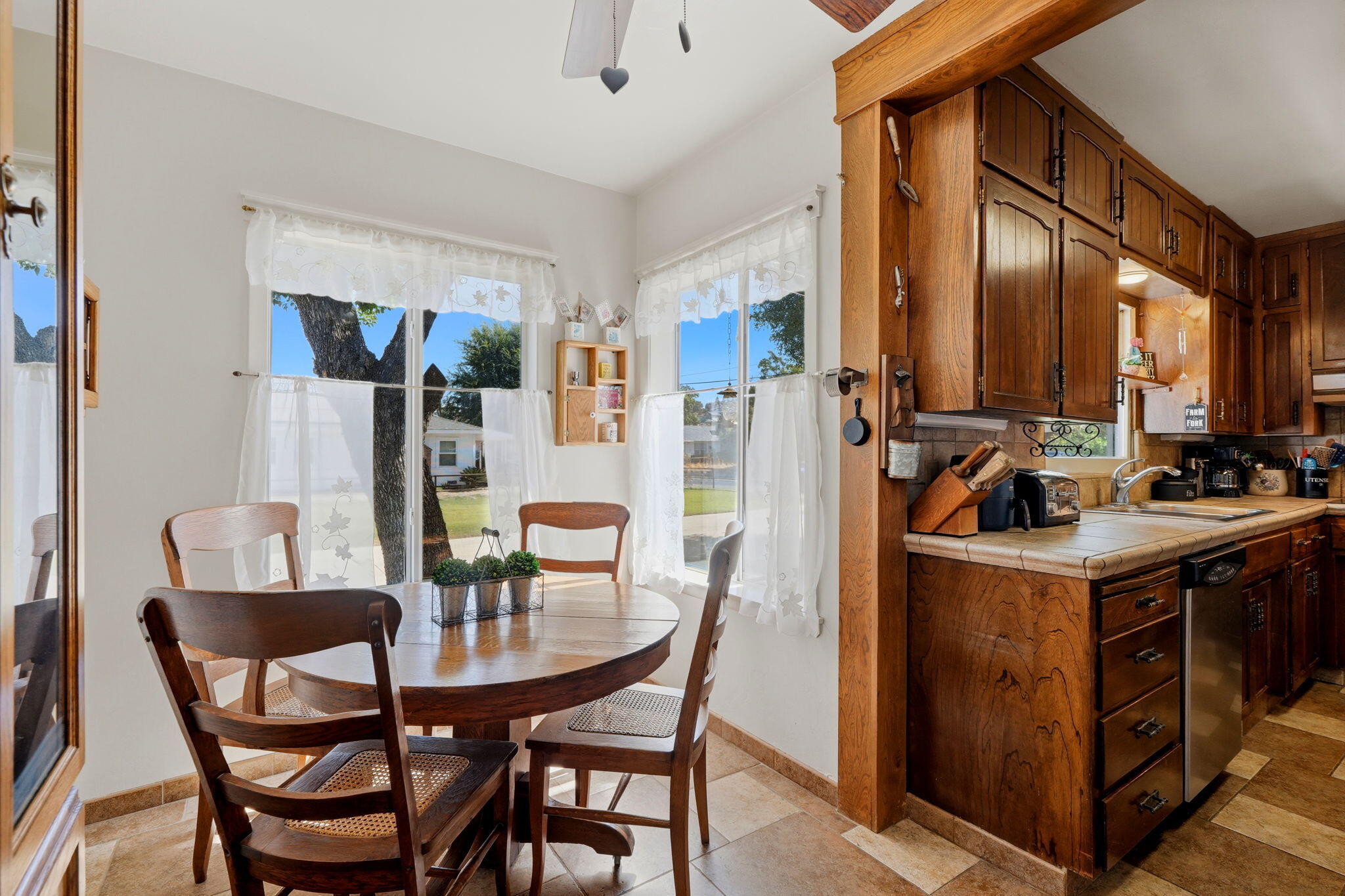 763 N G St, Porterville, CA 93257