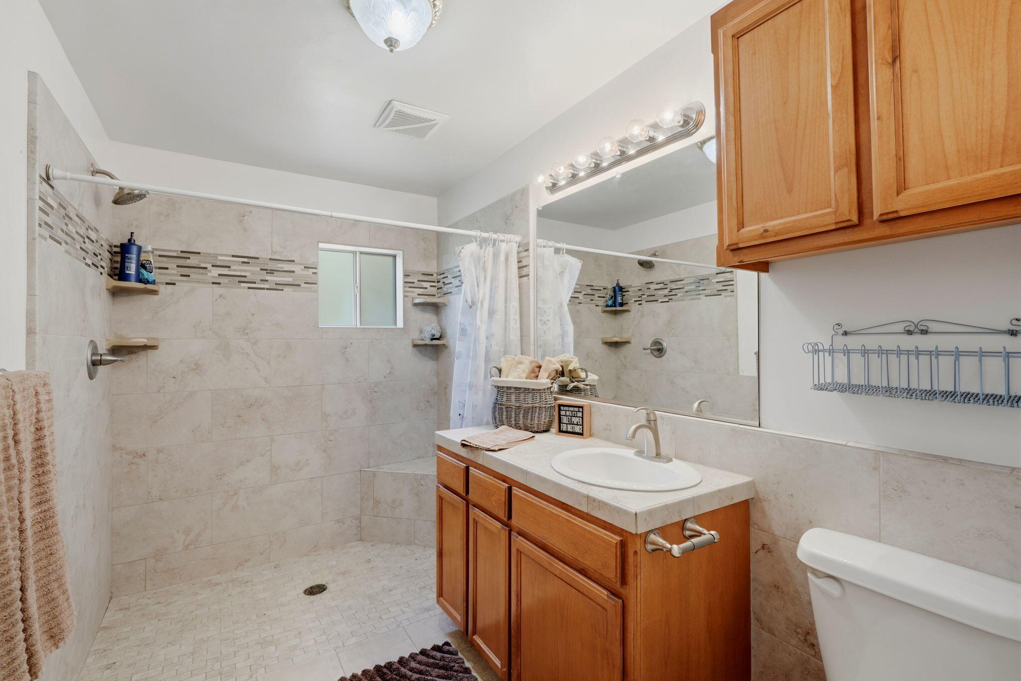 763 N G St, Porterville, CA 93257