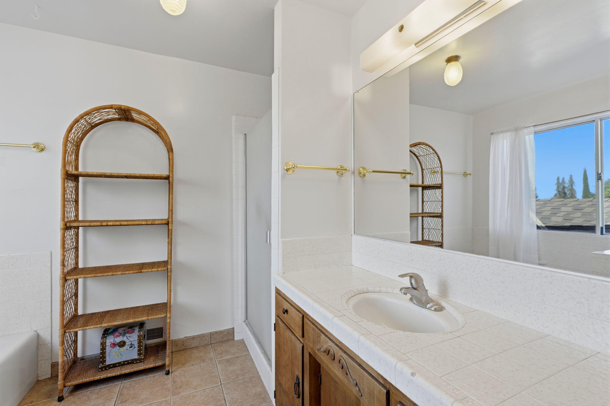 763 N G St, Porterville, CA 93257