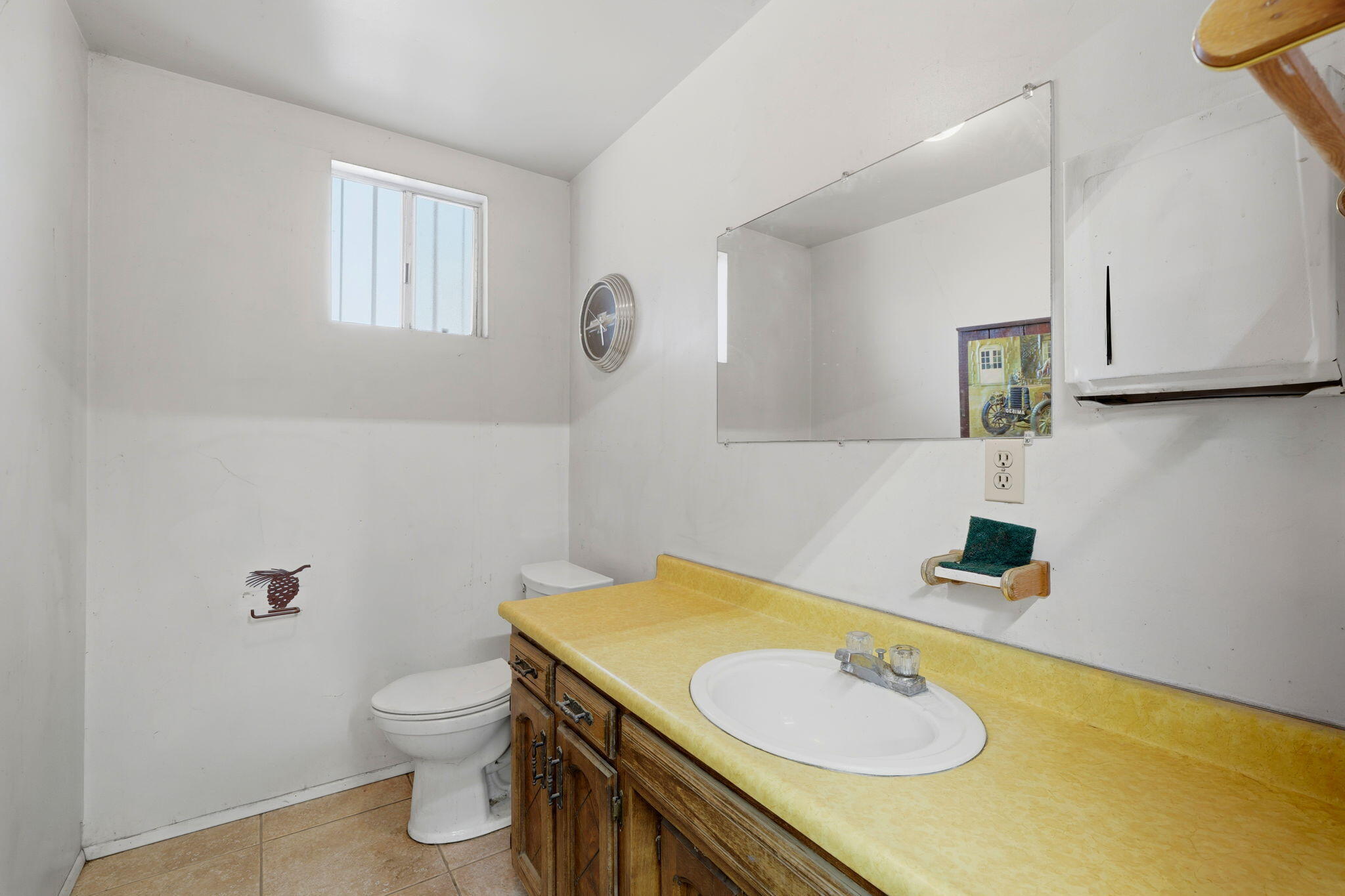 763 N G St, Porterville, CA 93257