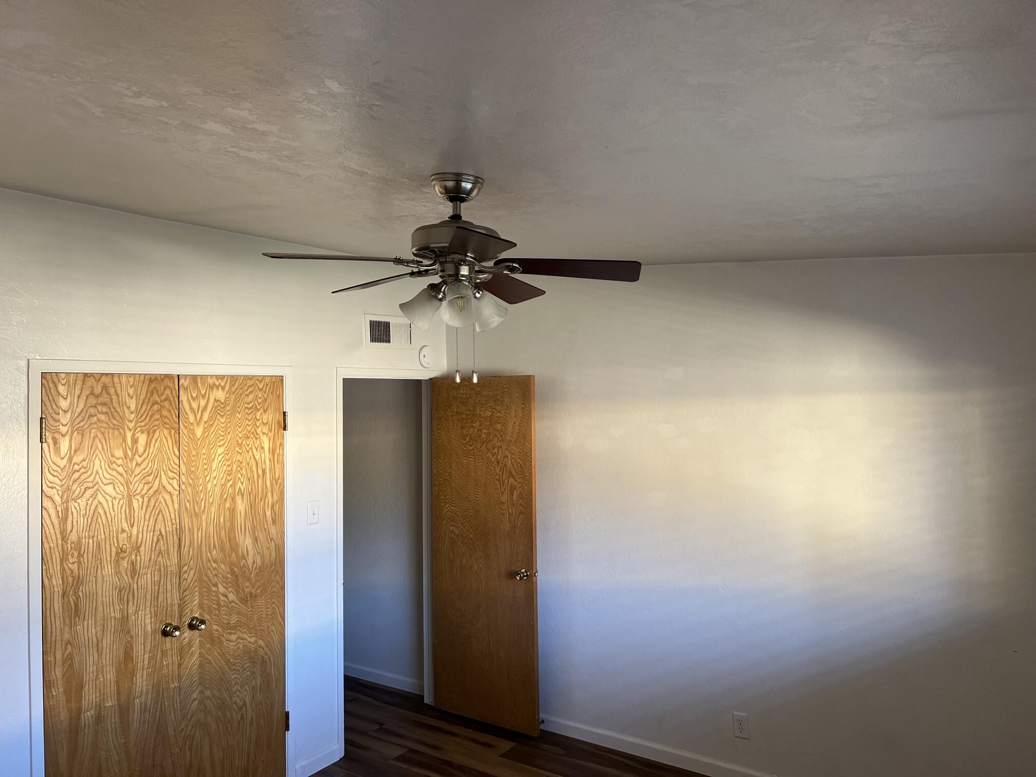 1220 W Tulare Ave, Visalia, CA 93277