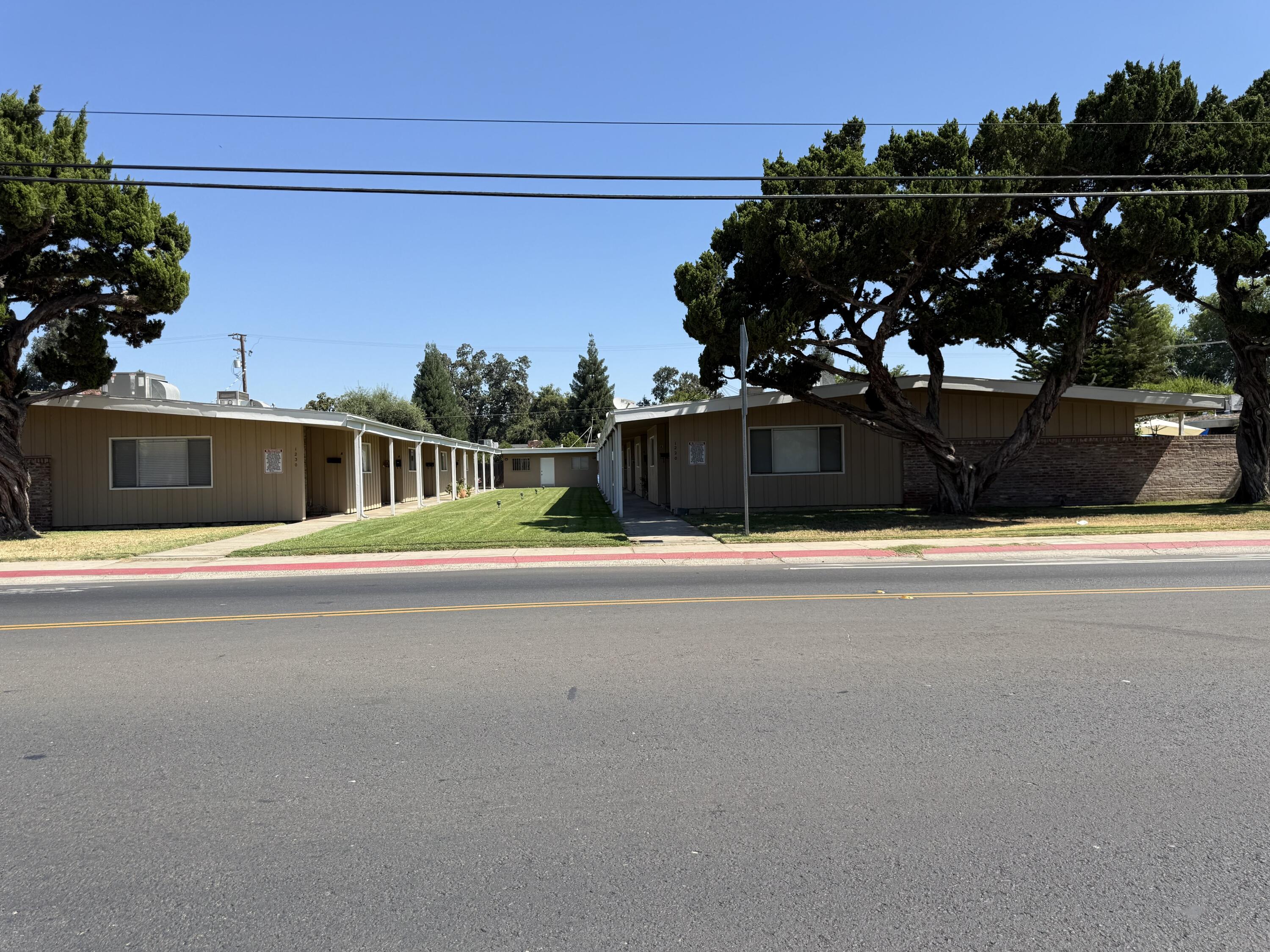 1220 W Tulare Ave, Visalia, CA 93277
