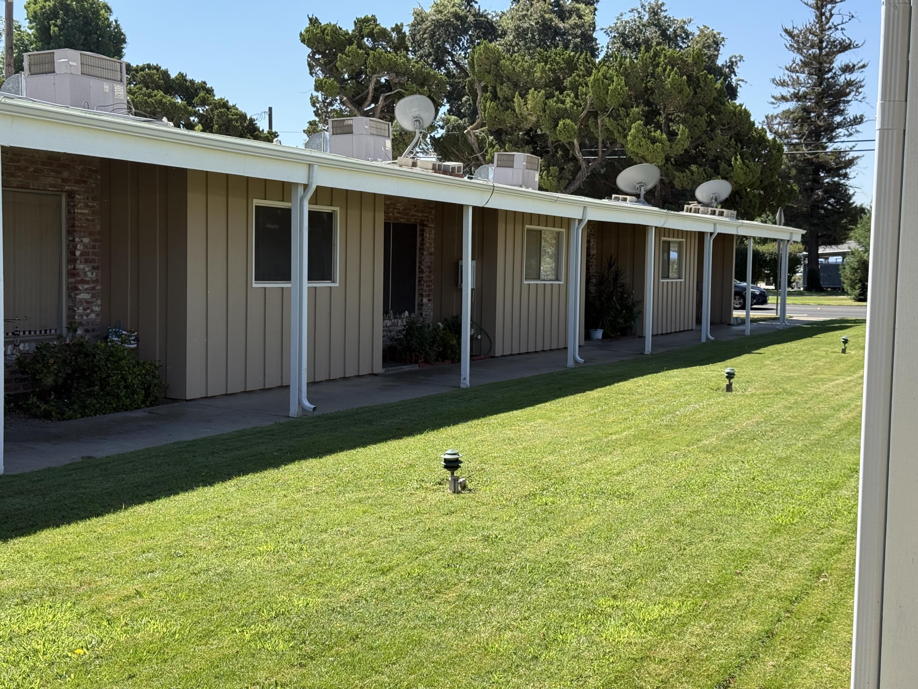 1220 W Tulare Ave, Visalia, CA 93277