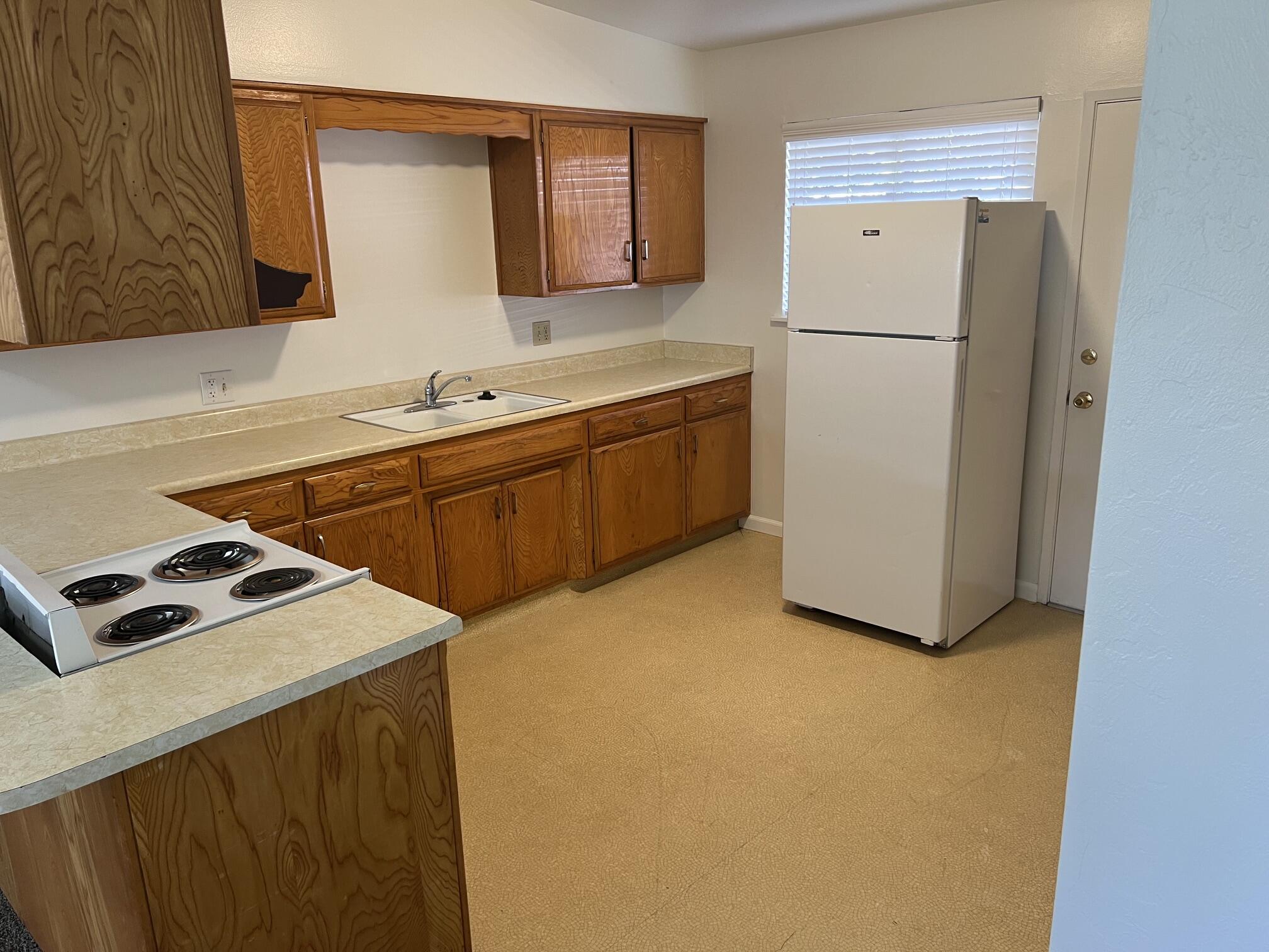 1220 W Tulare Ave, Visalia, CA 93277