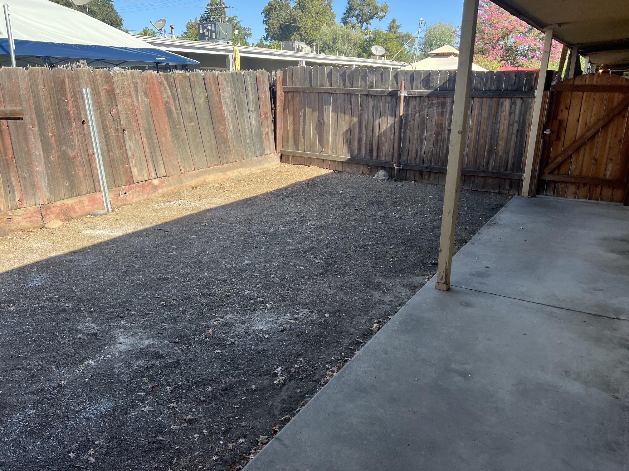 1220 W Tulare Ave, Visalia, CA 93277