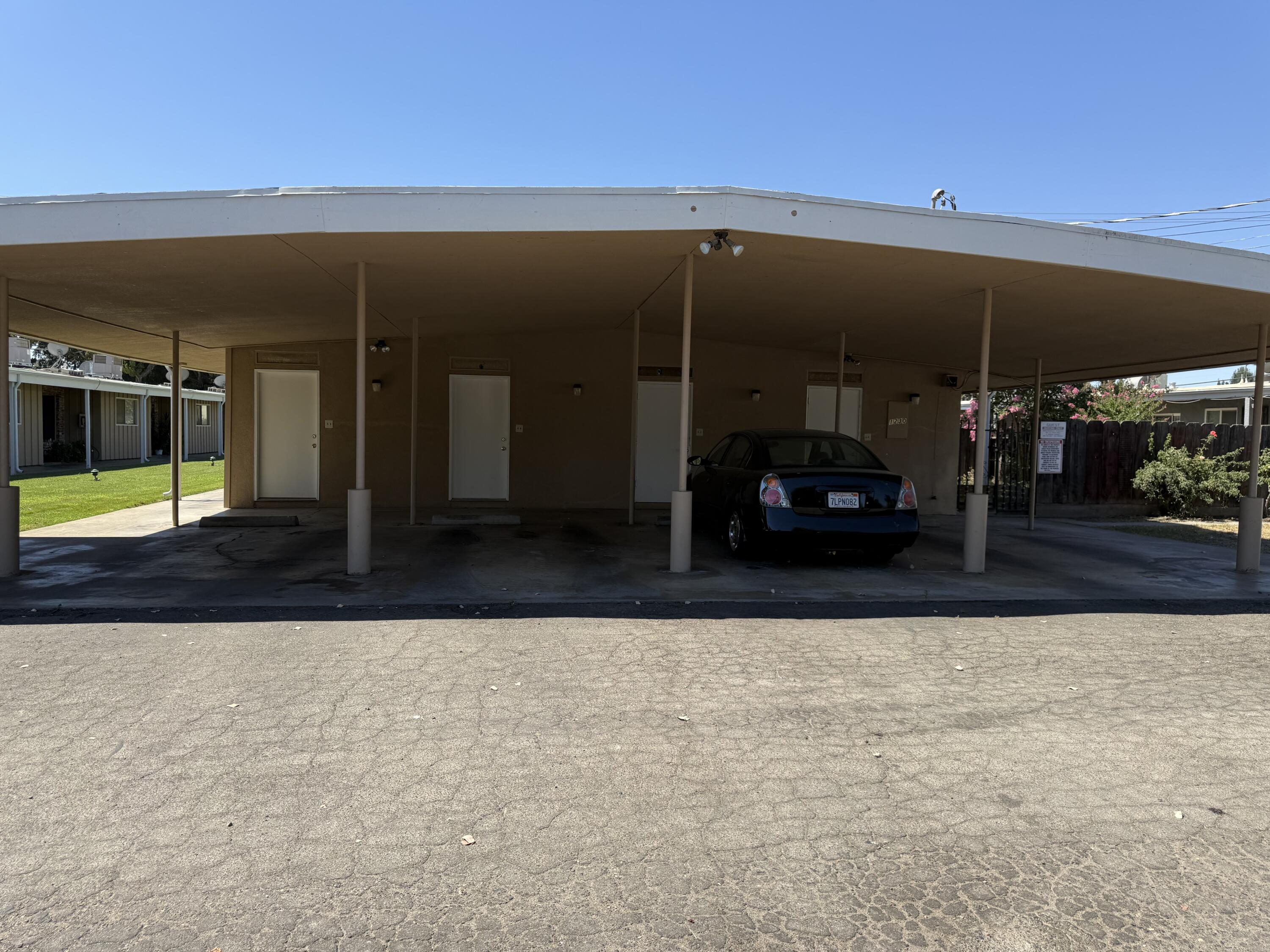 1220 W Tulare Ave, Visalia, CA 93277