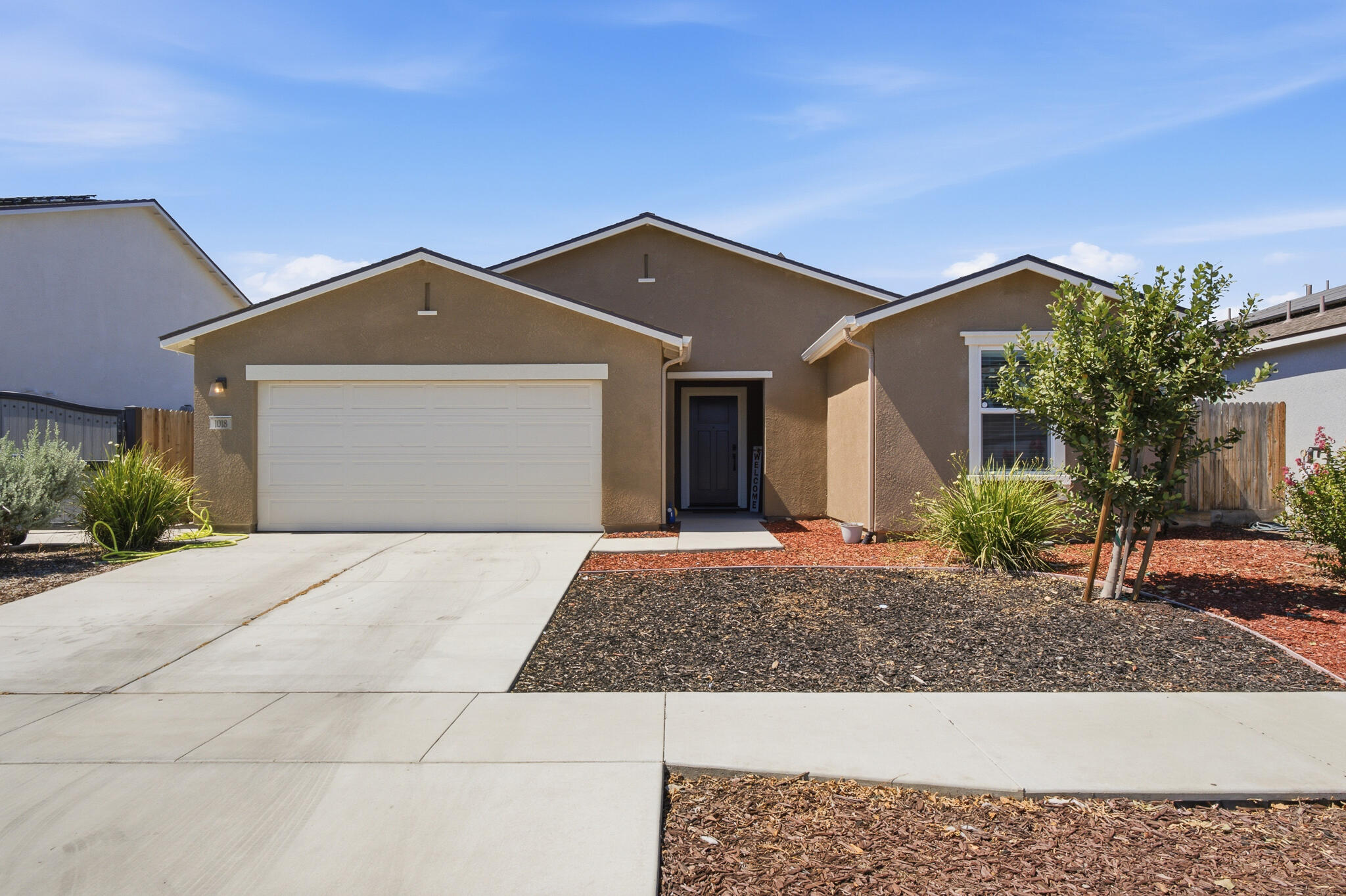 1018 E Elkhorn Ave, Visalia, CA 93292