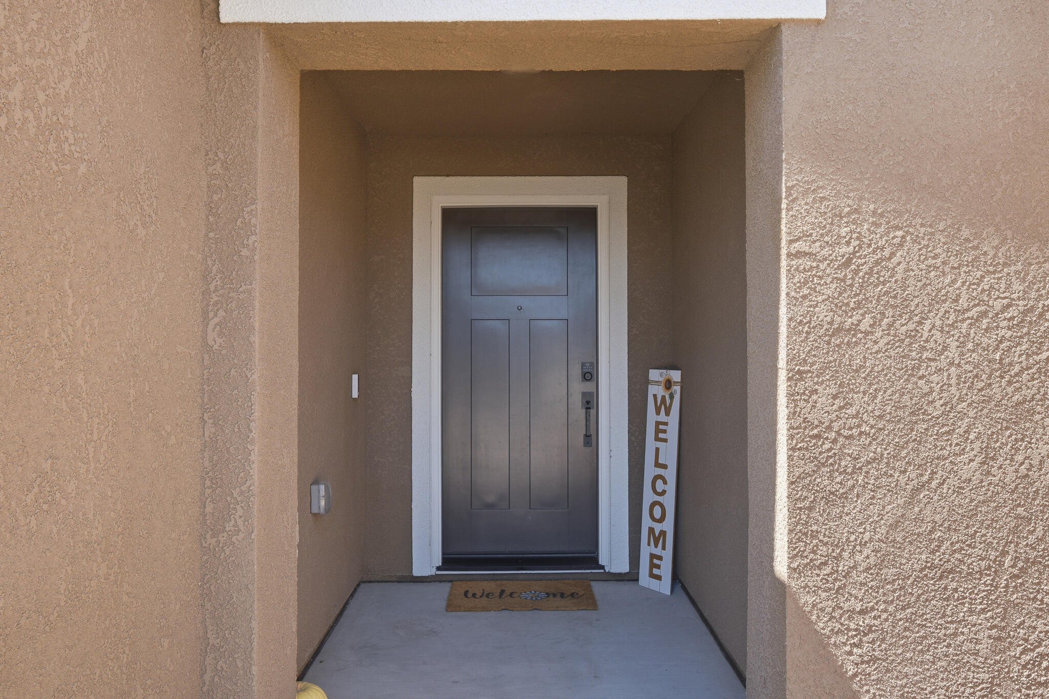 1018 E Elkhorn Ave, Visalia, CA 93292