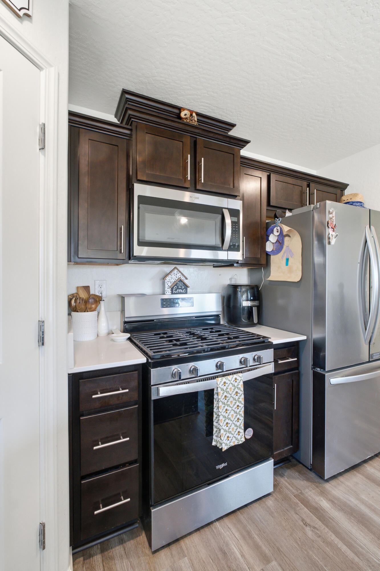 1018 E Elkhorn Ave, Visalia, CA 93292
