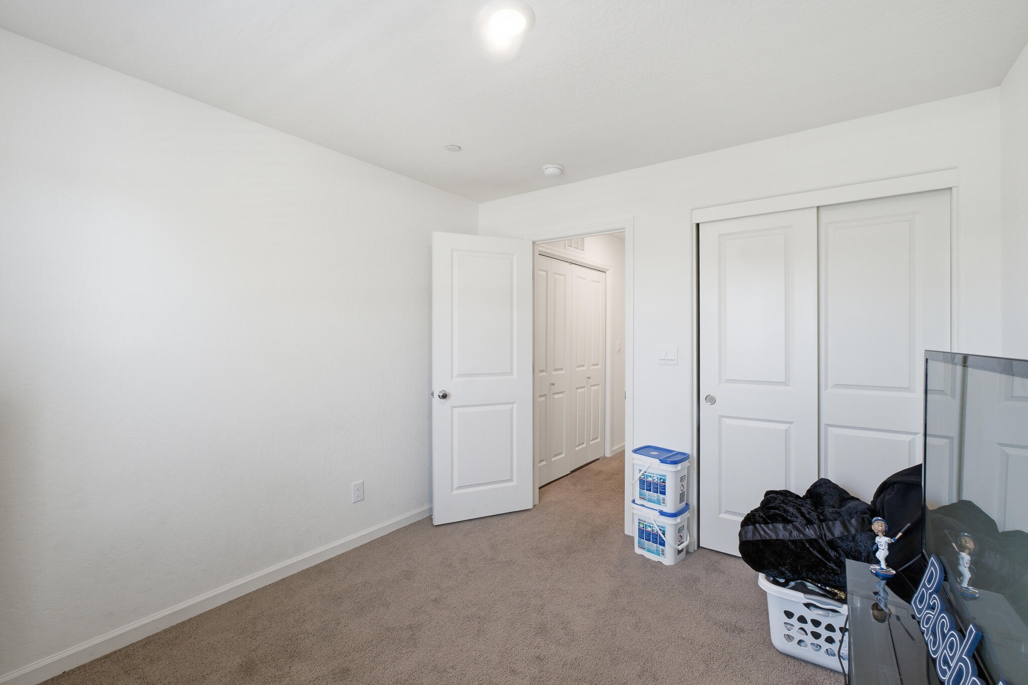 1018 E Elkhorn Ave, Visalia, CA 93292