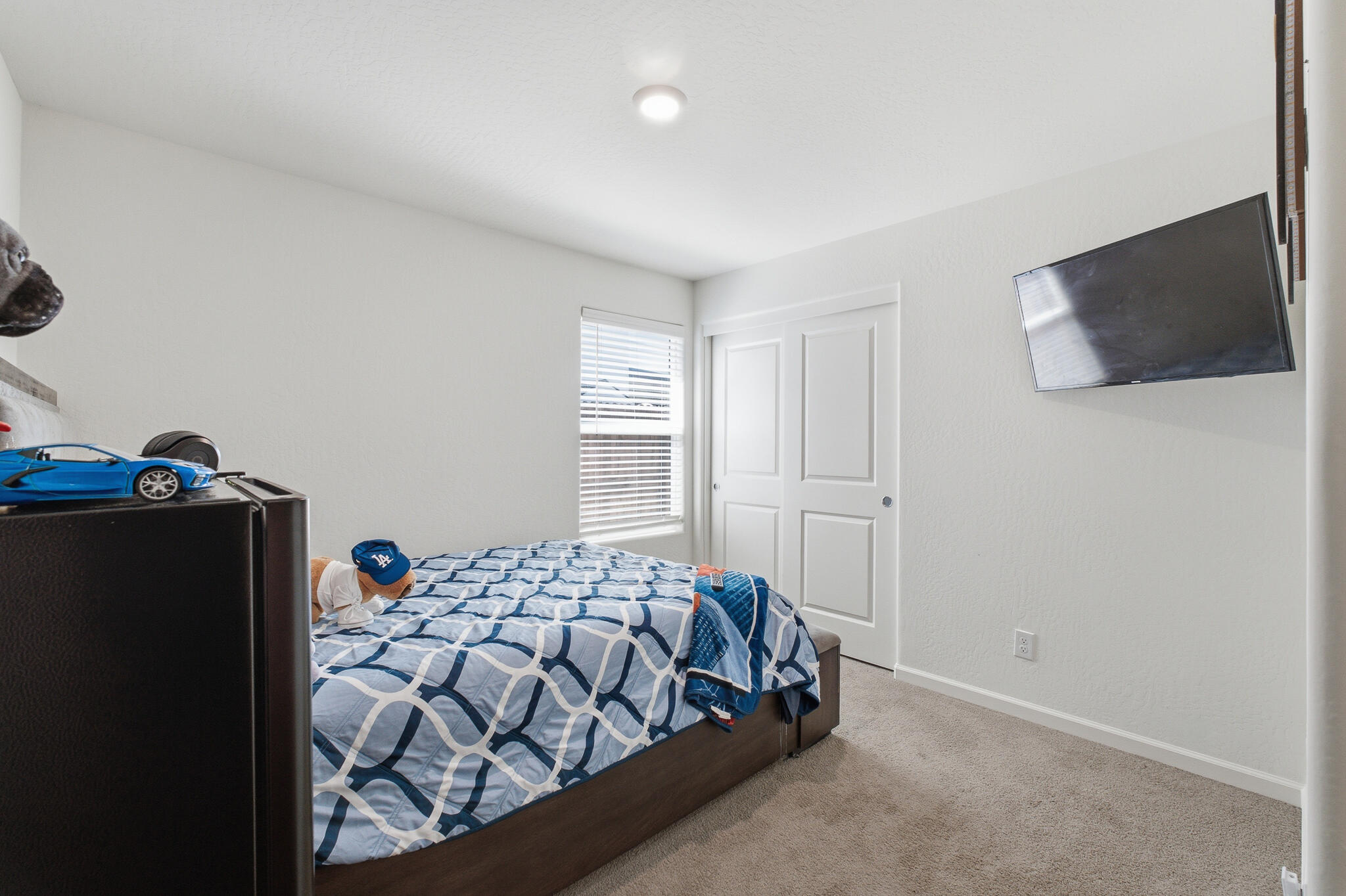 1018 E Elkhorn Ave, Visalia, CA 93292