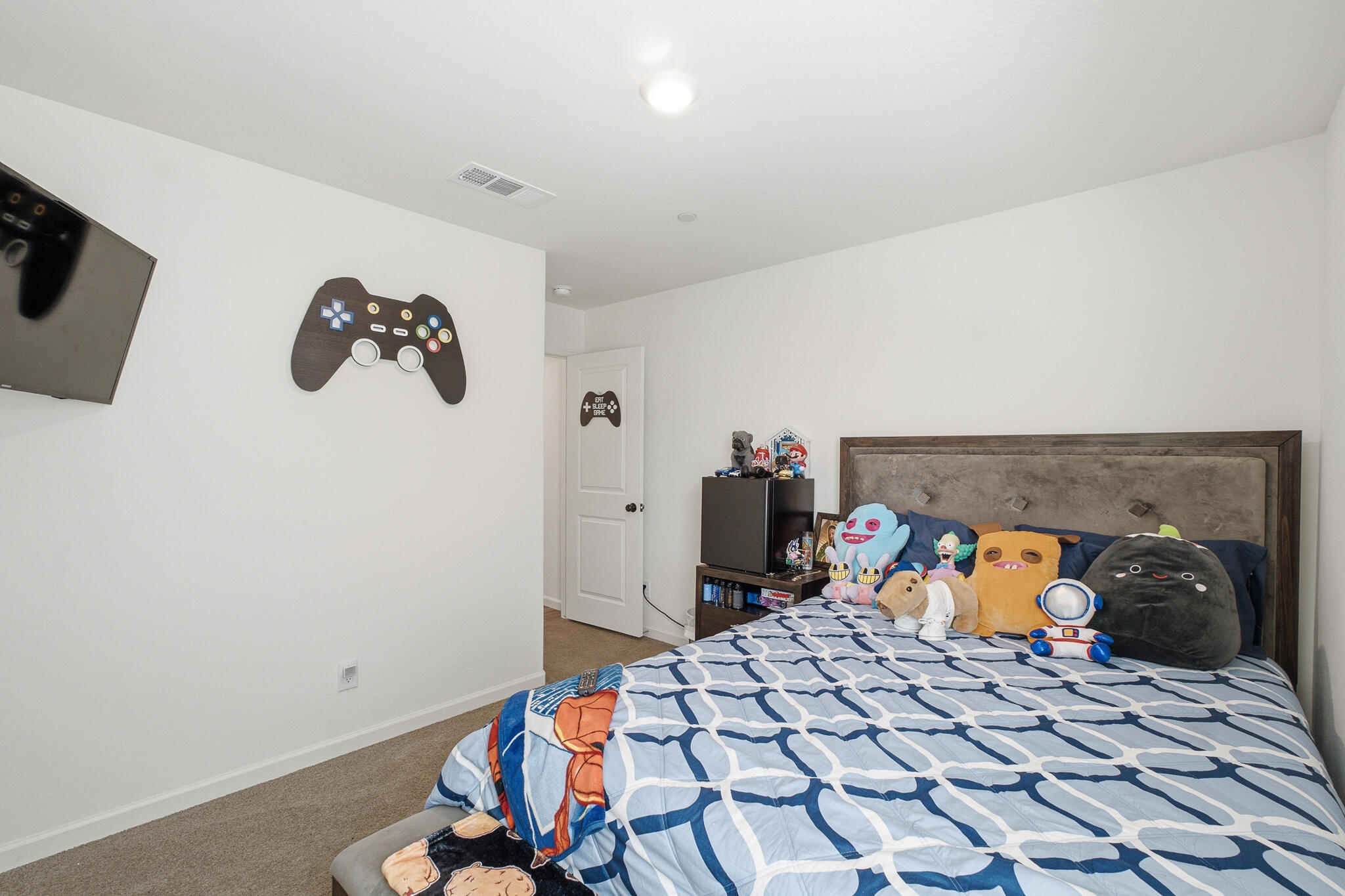 1018 E Elkhorn Ave, Visalia, CA 93292
