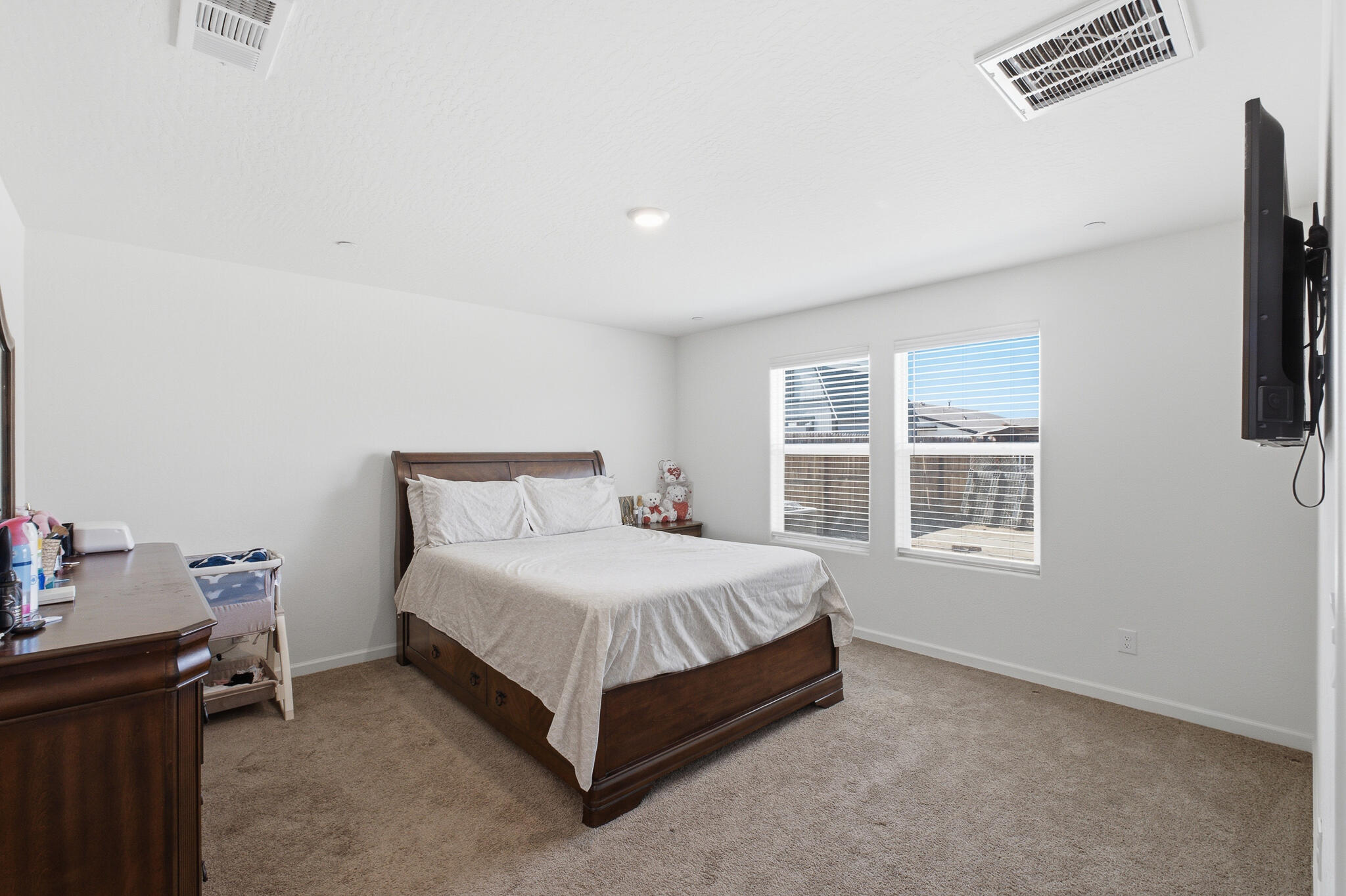 1018 E Elkhorn Ave, Visalia, CA 93292
