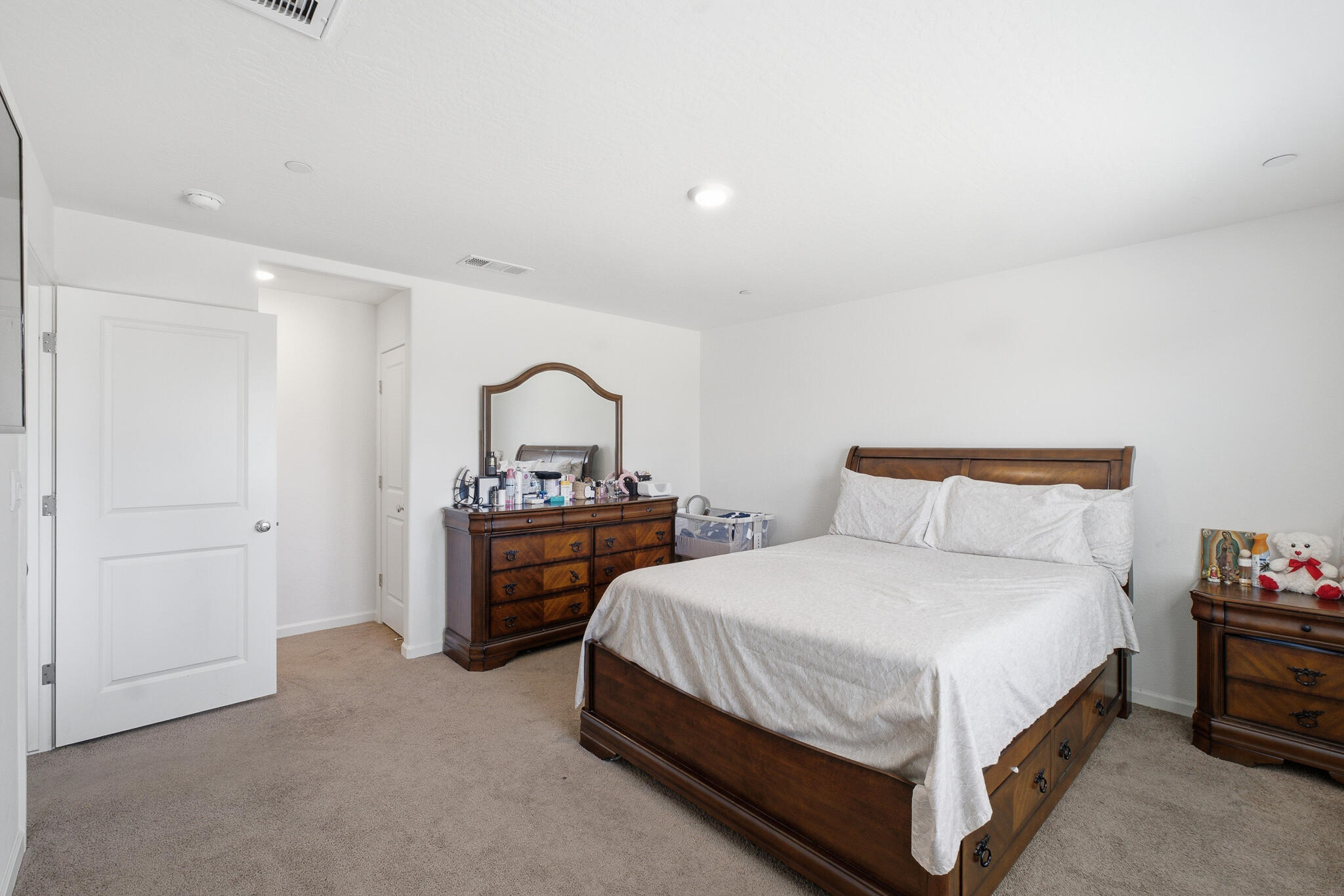 1018 E Elkhorn Ave, Visalia, CA 93292