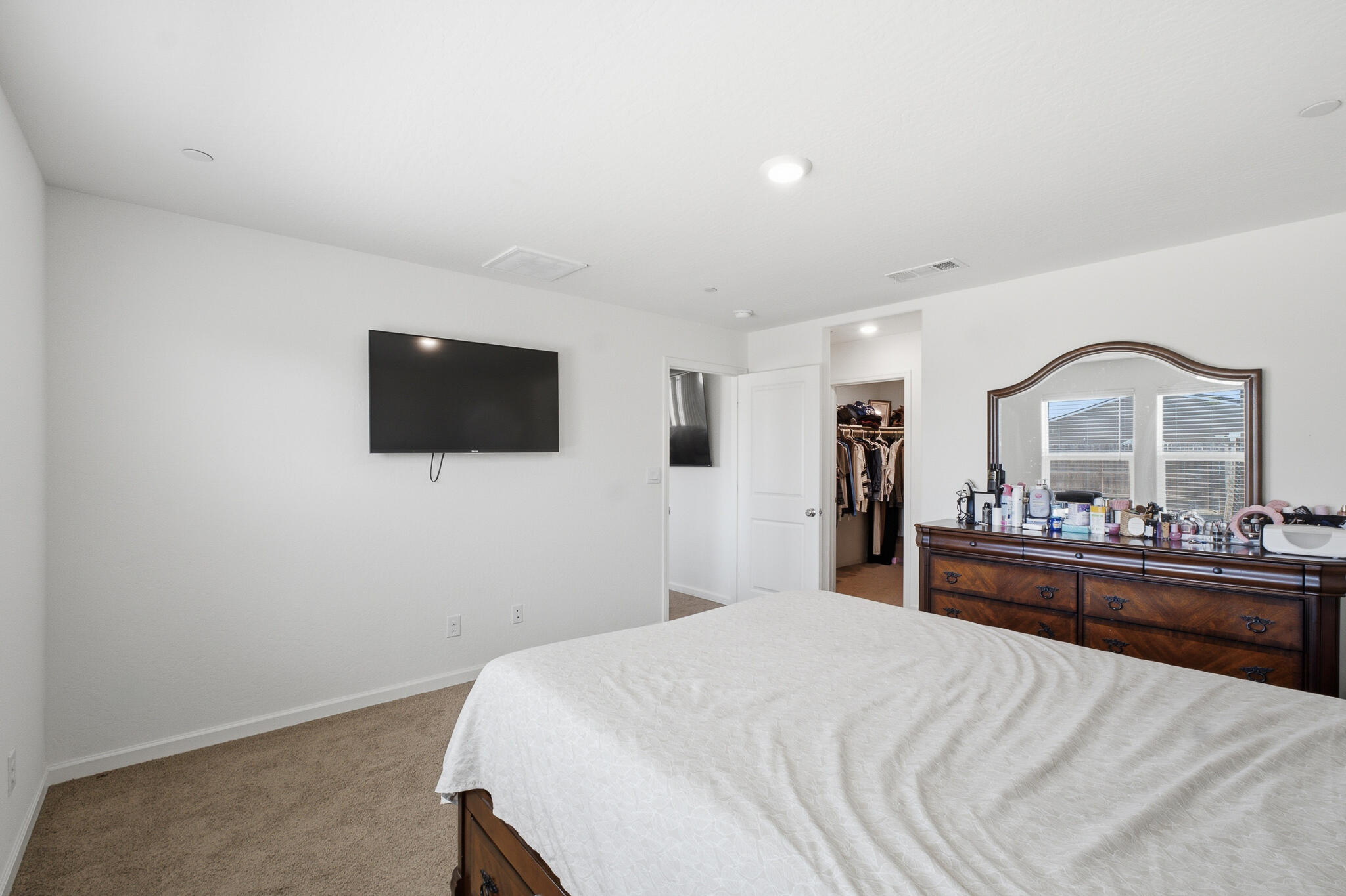 1018 E Elkhorn Ave, Visalia, CA 93292
