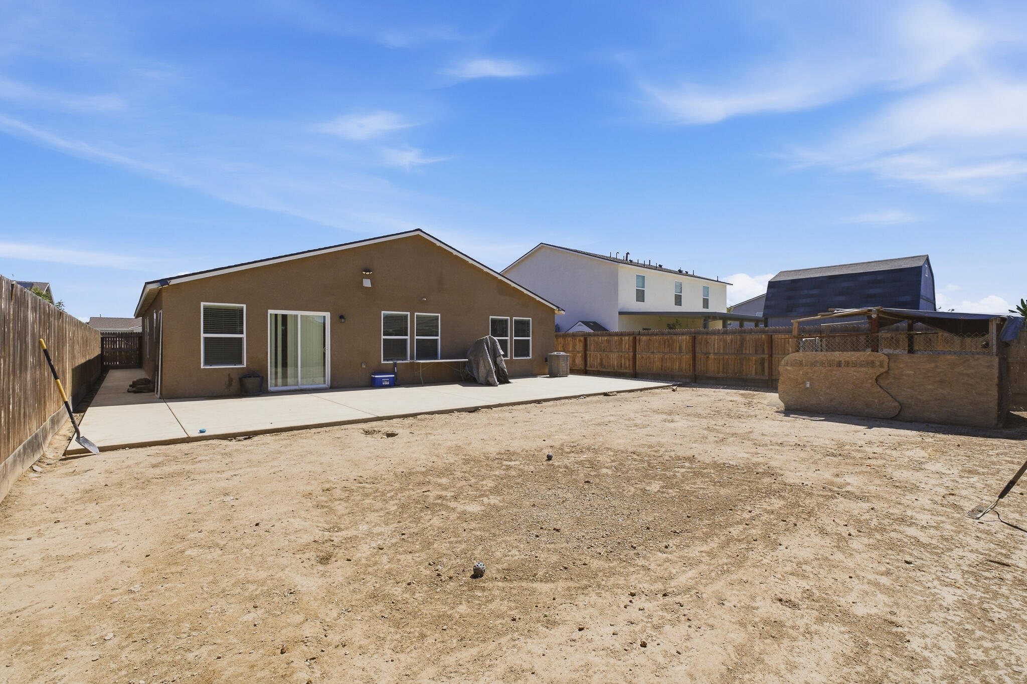 1018 E Elkhorn Ave, Visalia, CA 93292