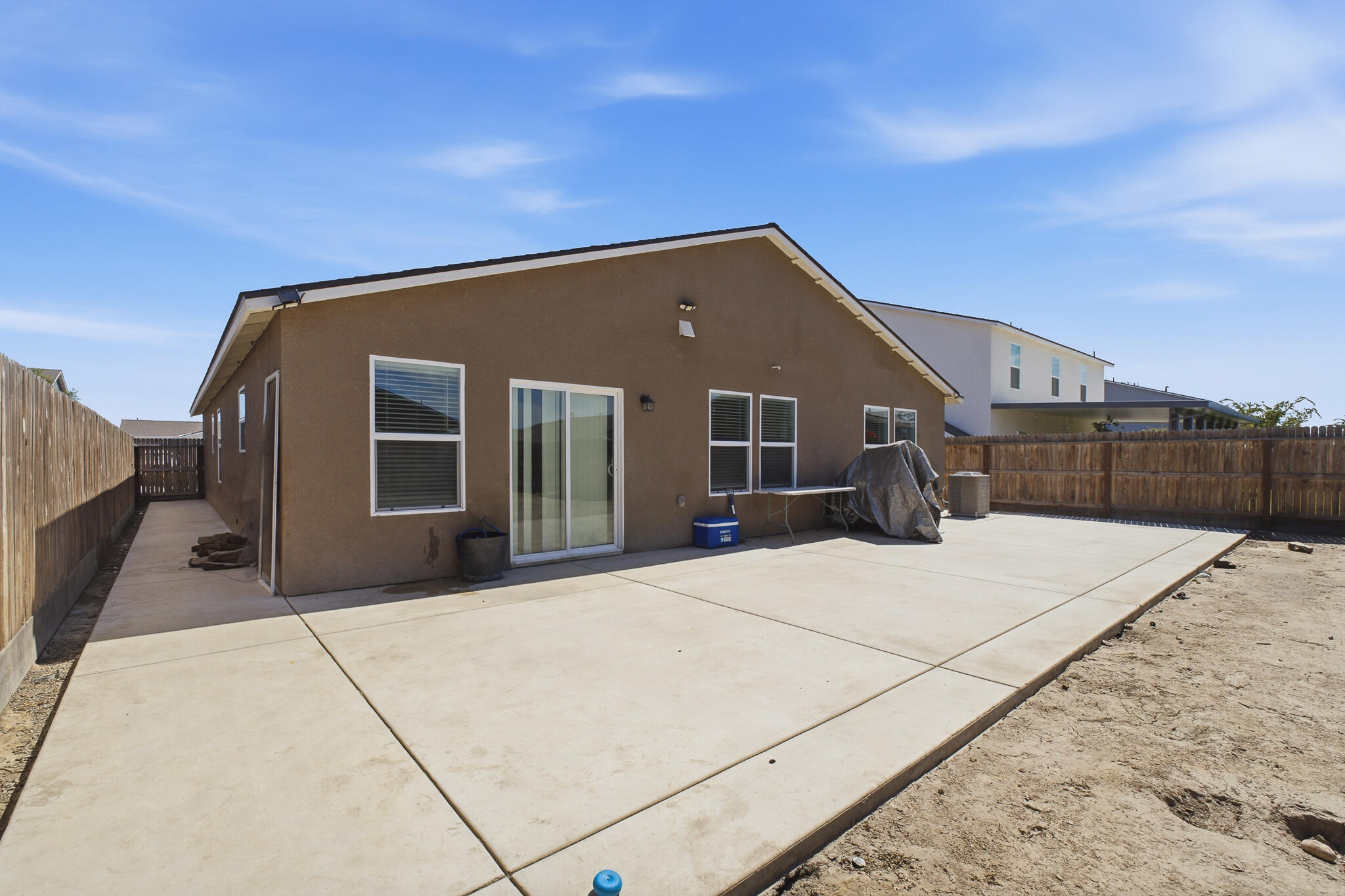 1018 E Elkhorn Ave, Visalia, CA 93292