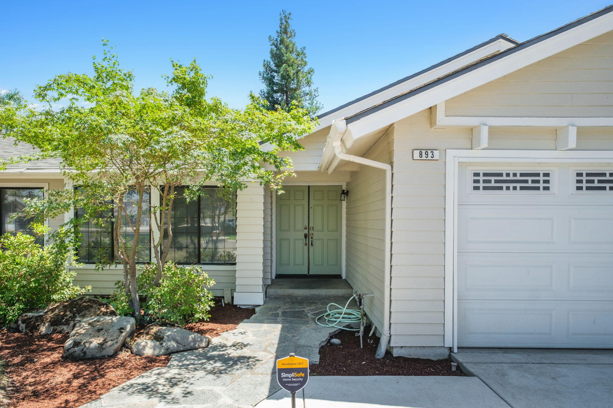 893 E Decatur Ave, Fresno, CA 93720