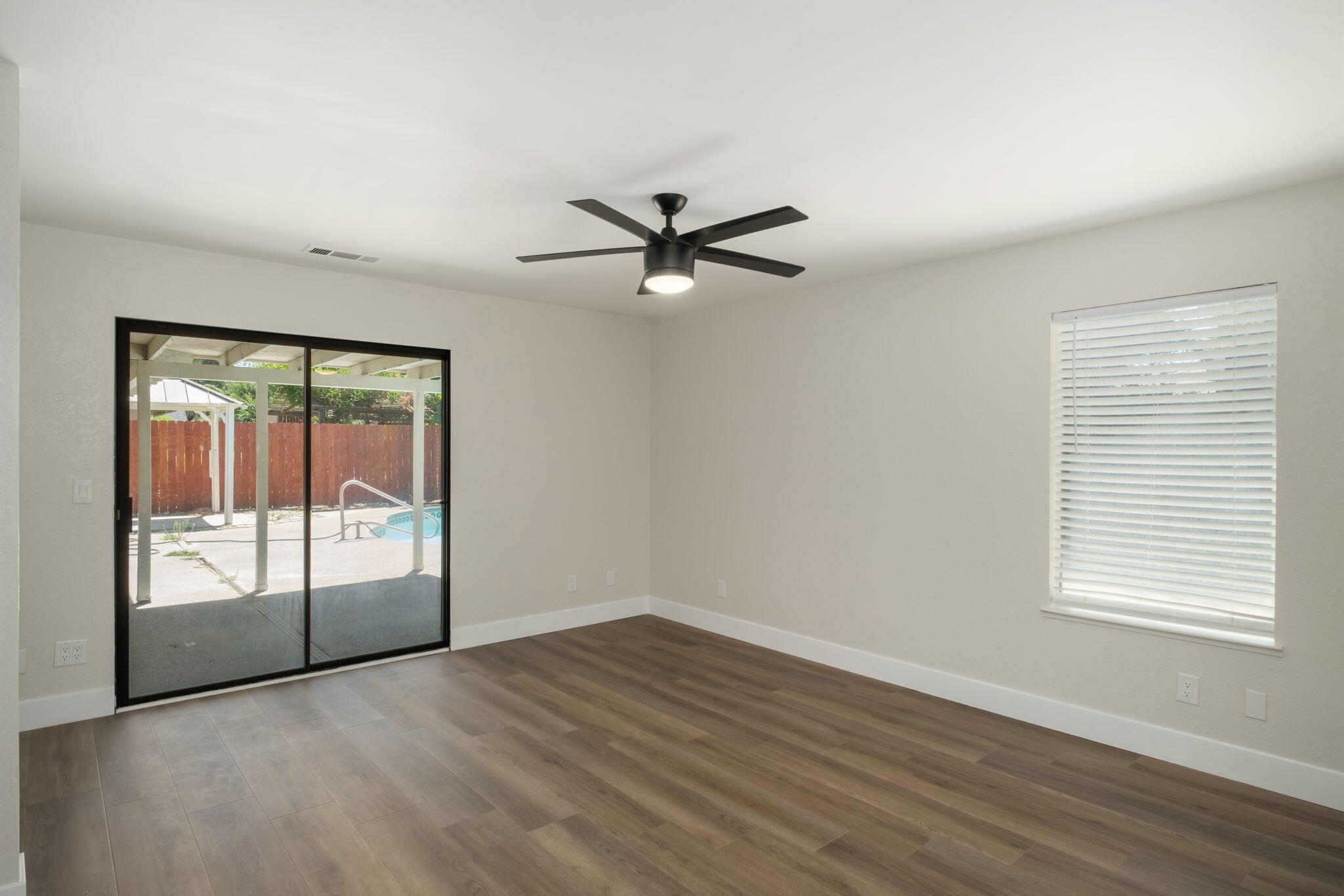 893 E Decatur Ave, Fresno, CA 93720