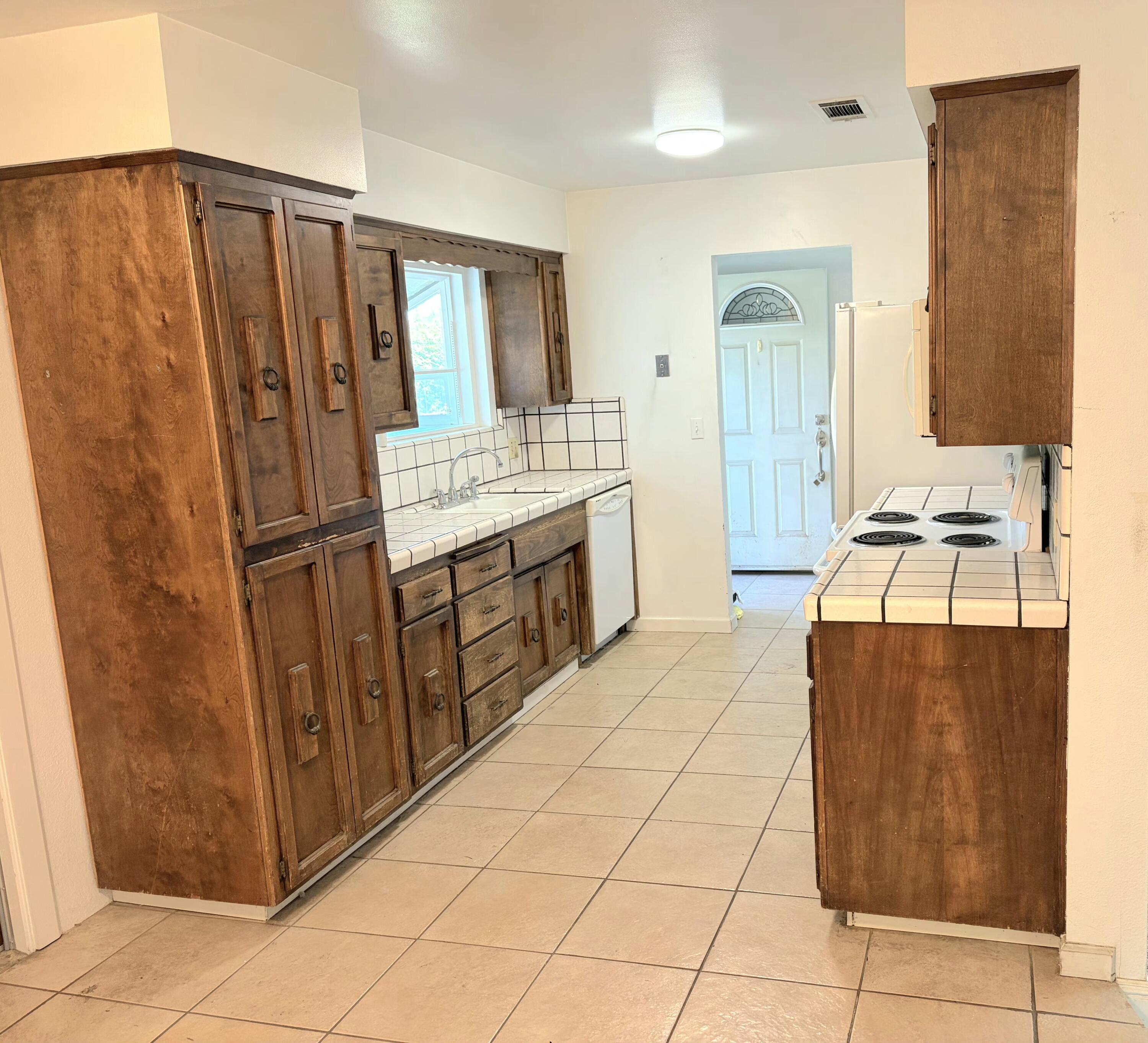 3823 W Cherry Ave, Visalia, CA 93277