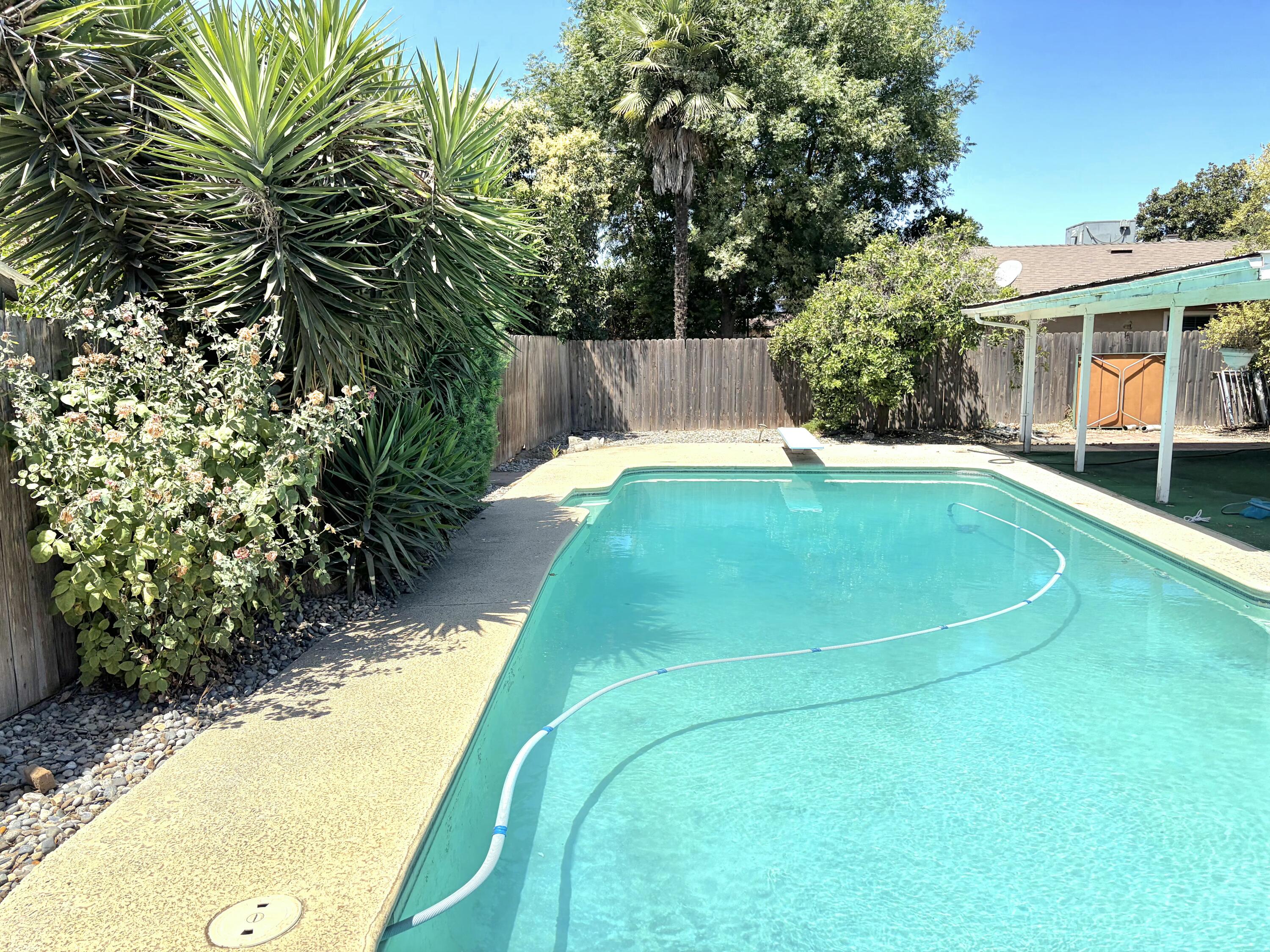 3823 W Cherry Ave, Visalia, CA 93277