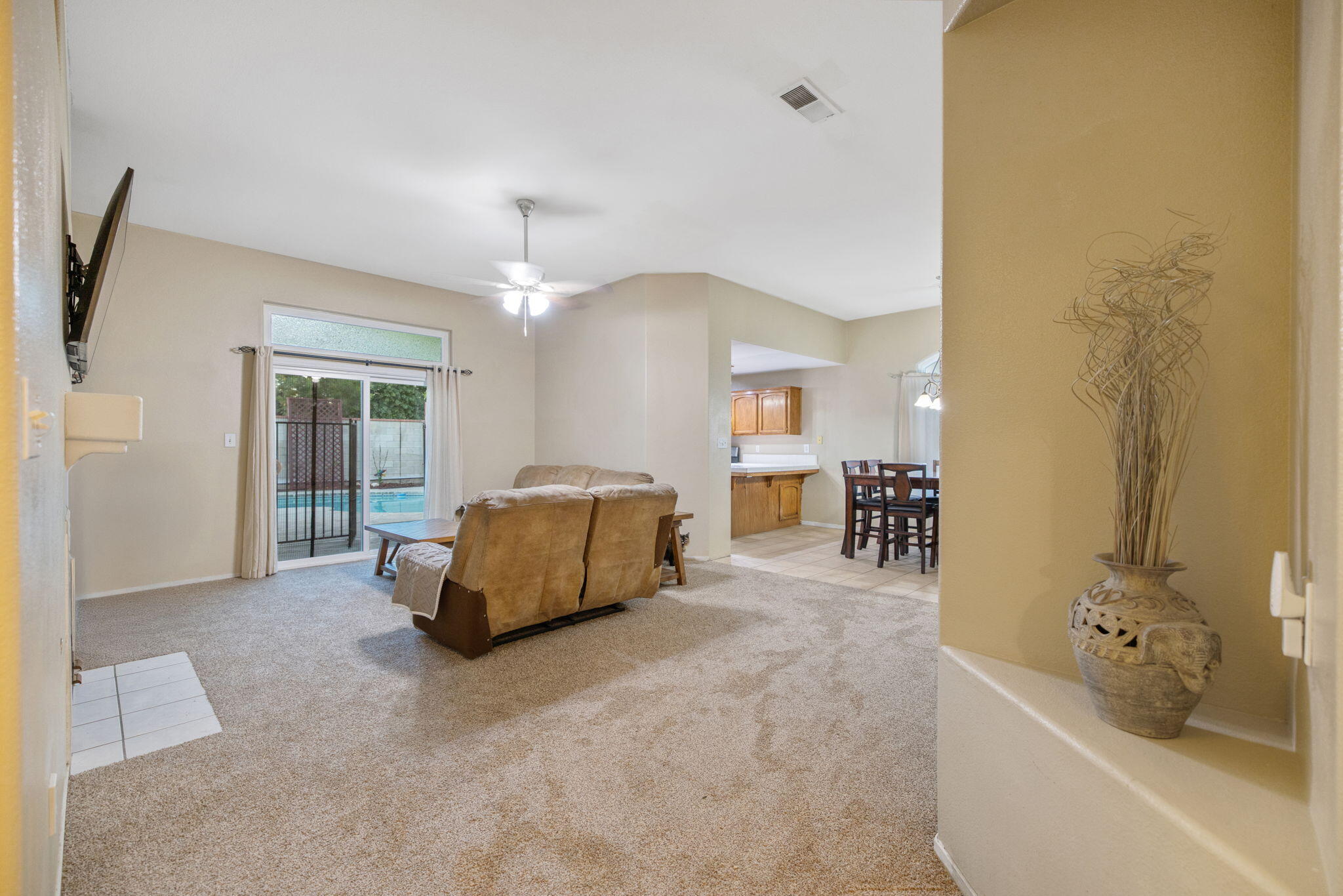 10620 Tivoli Ct, Bakersfield, CA 93311