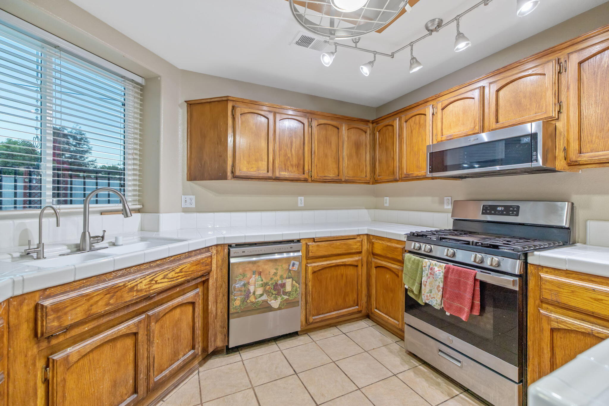 10620 Tivoli Ct, Bakersfield, CA 93311