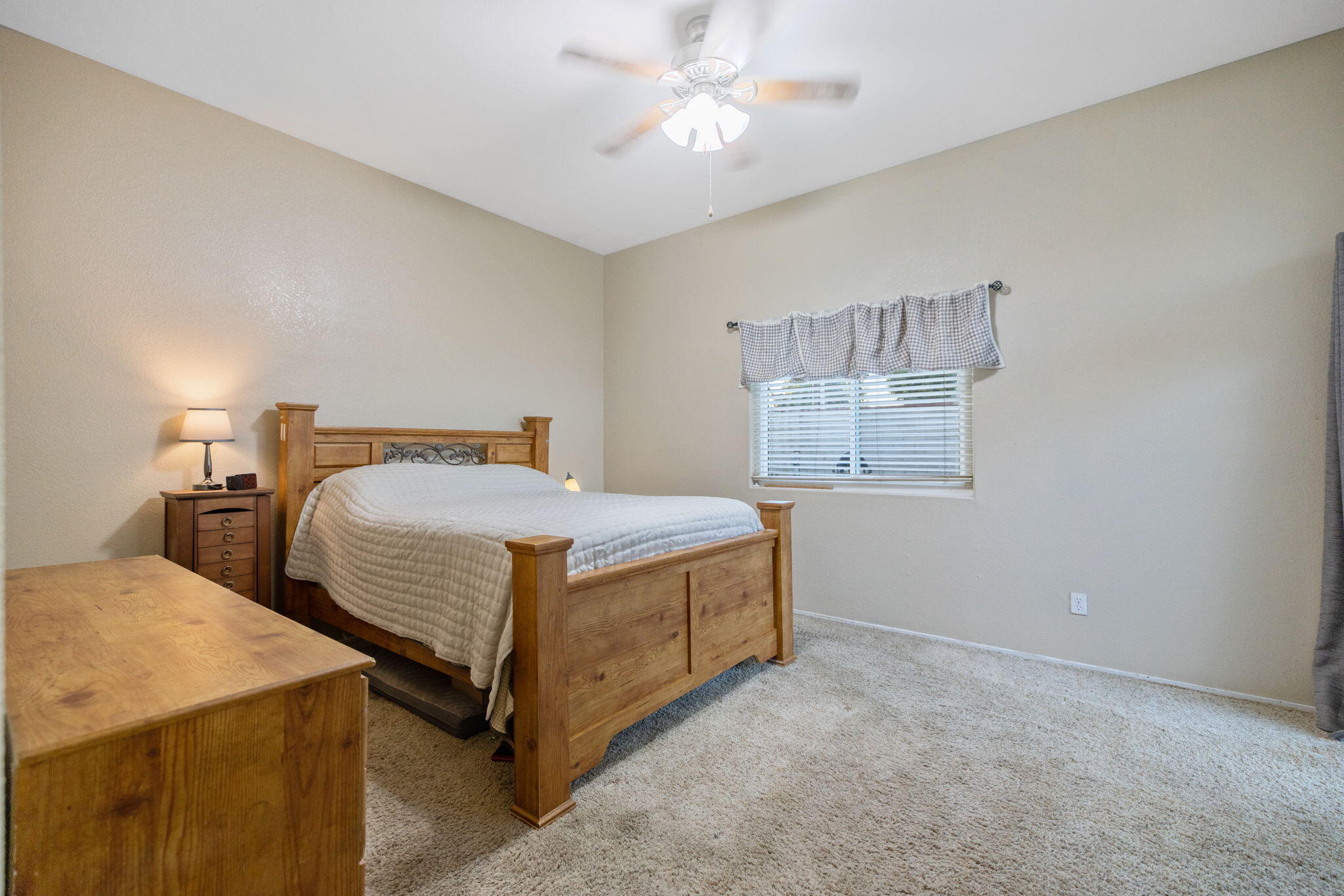 10620 Tivoli Ct, Bakersfield, CA 93311