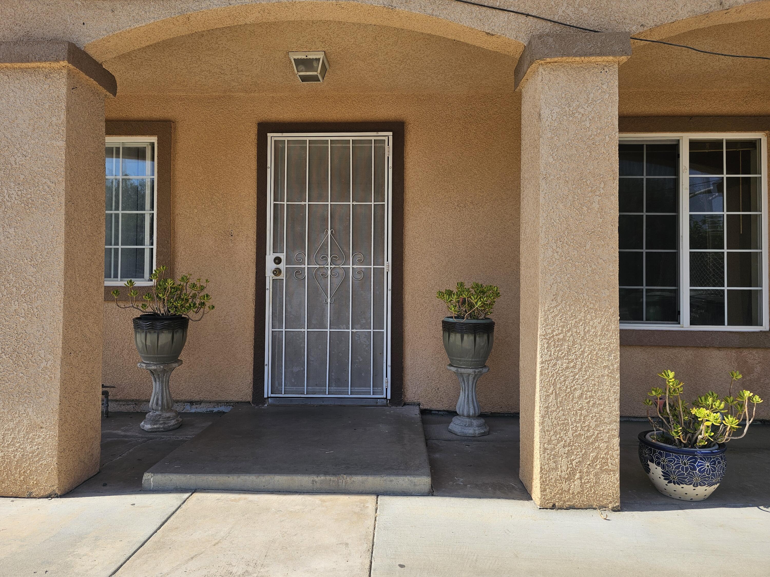 1104 W Westfield Ave, Porterville, CA 93257