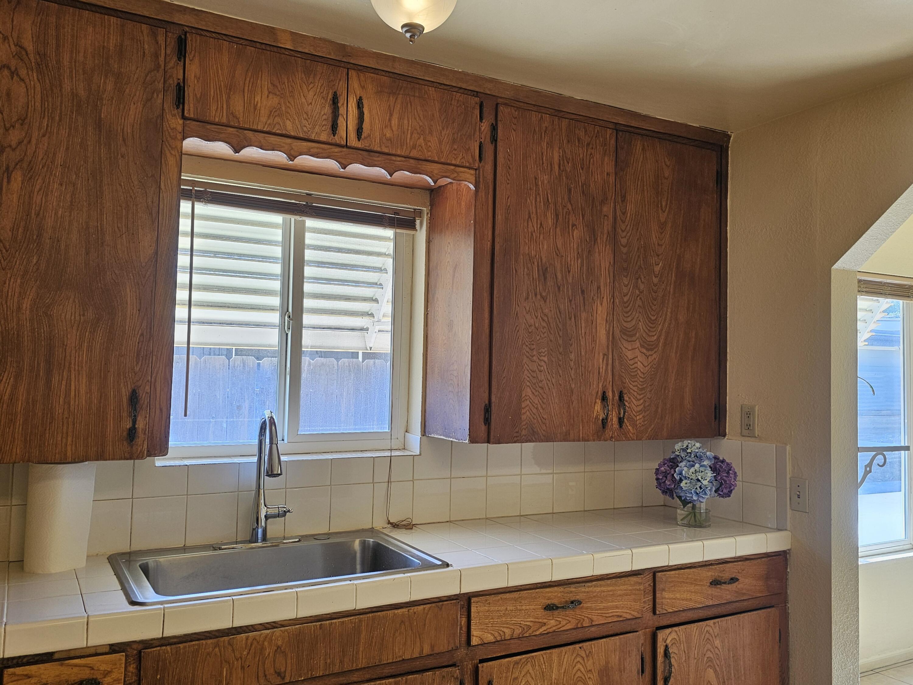1104 W Westfield Ave, Porterville, CA 93257