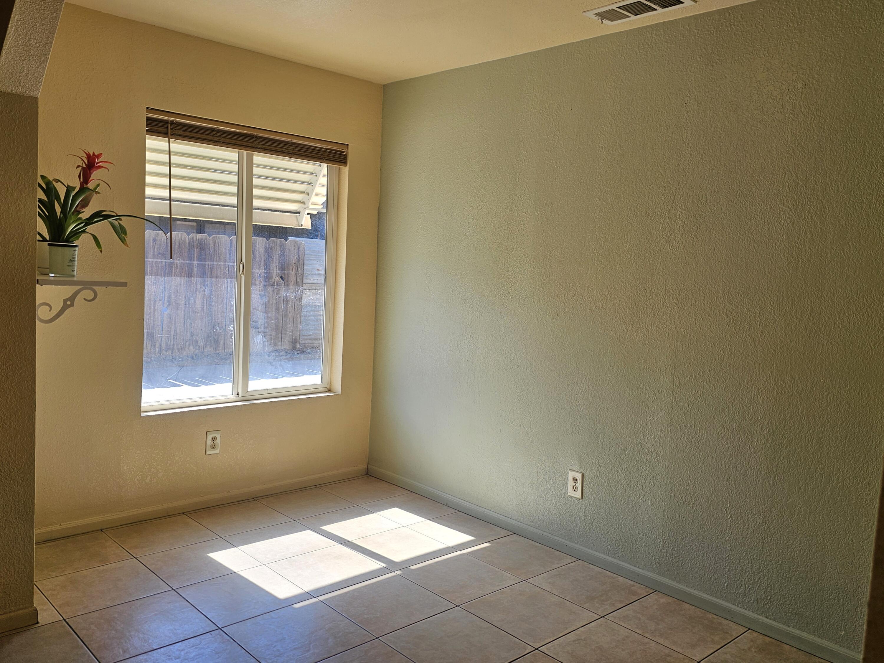 1104 W Westfield Ave, Porterville, CA 93257