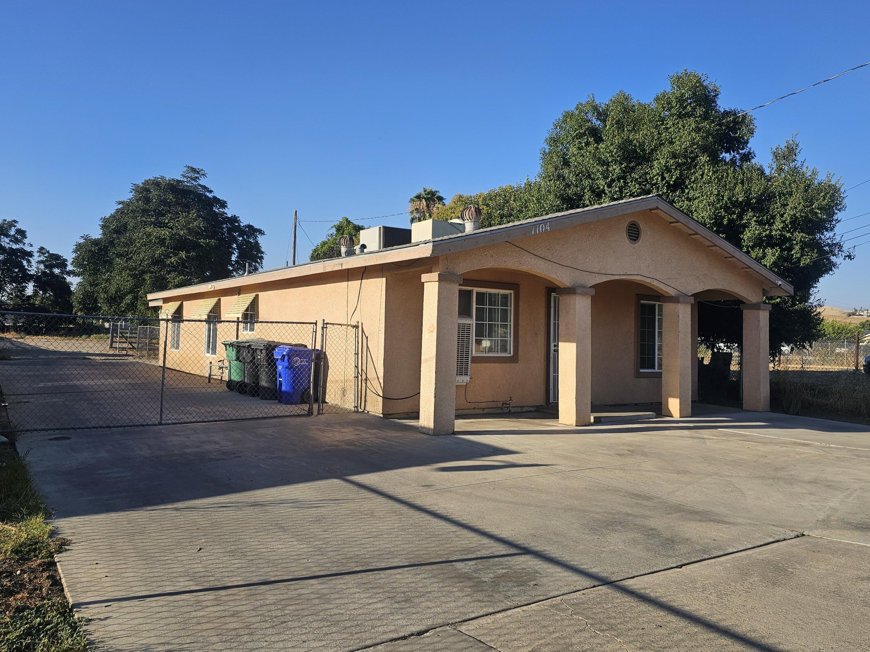 1104 W Westfield Ave, Porterville, CA 93257