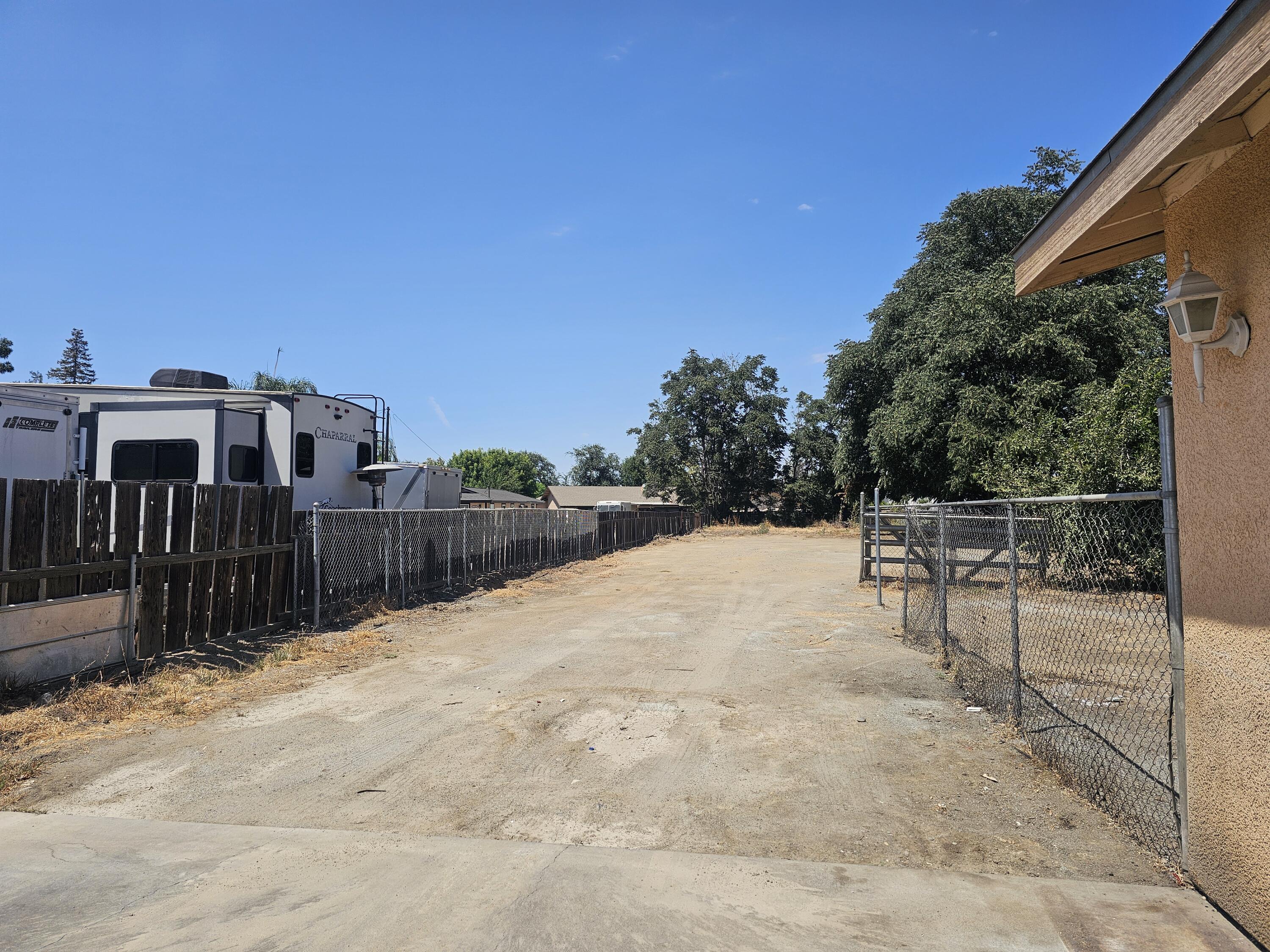 1104 W Westfield Ave, Porterville, CA 93257