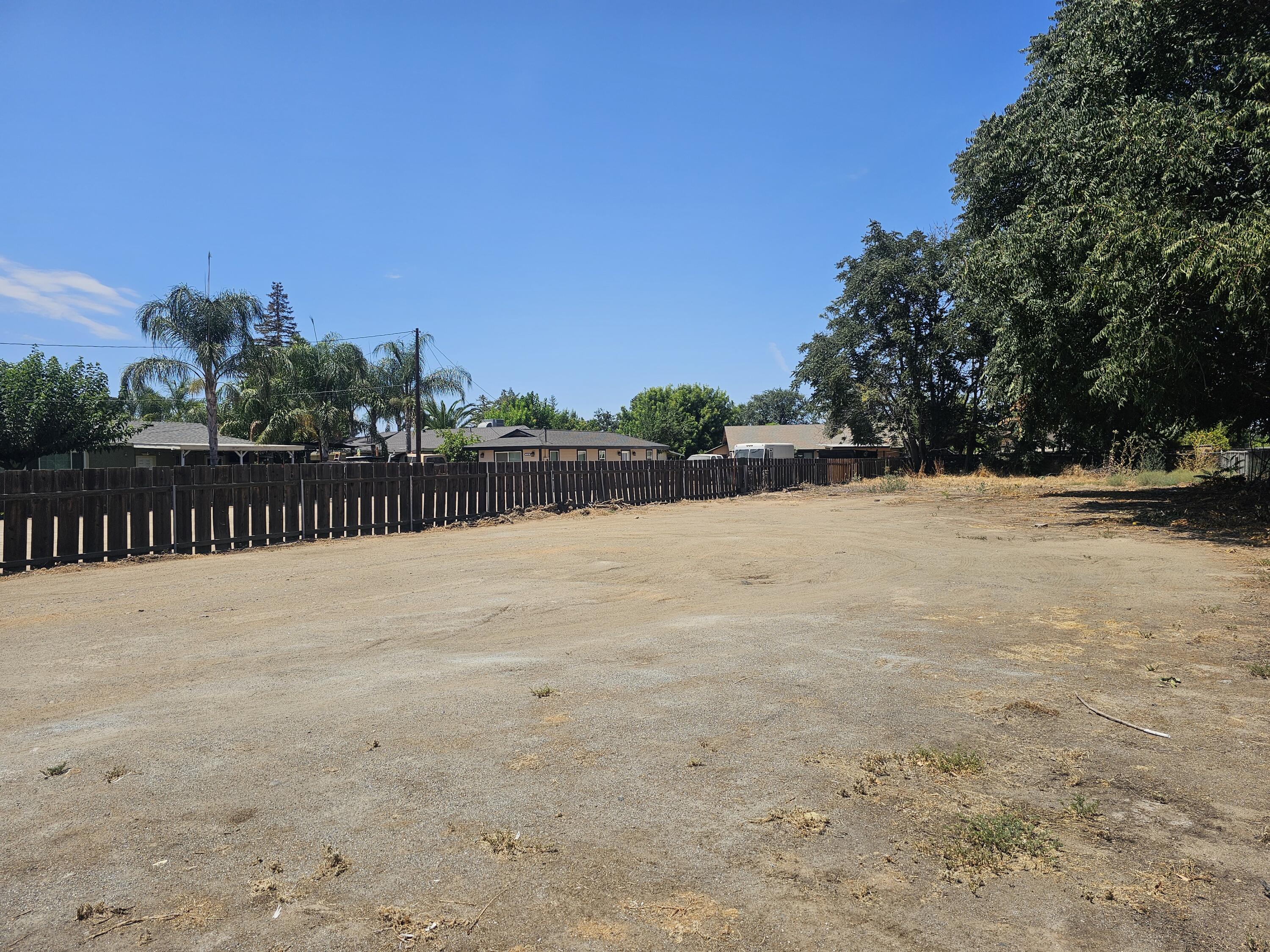 1104 W Westfield Ave, Porterville, CA 93257