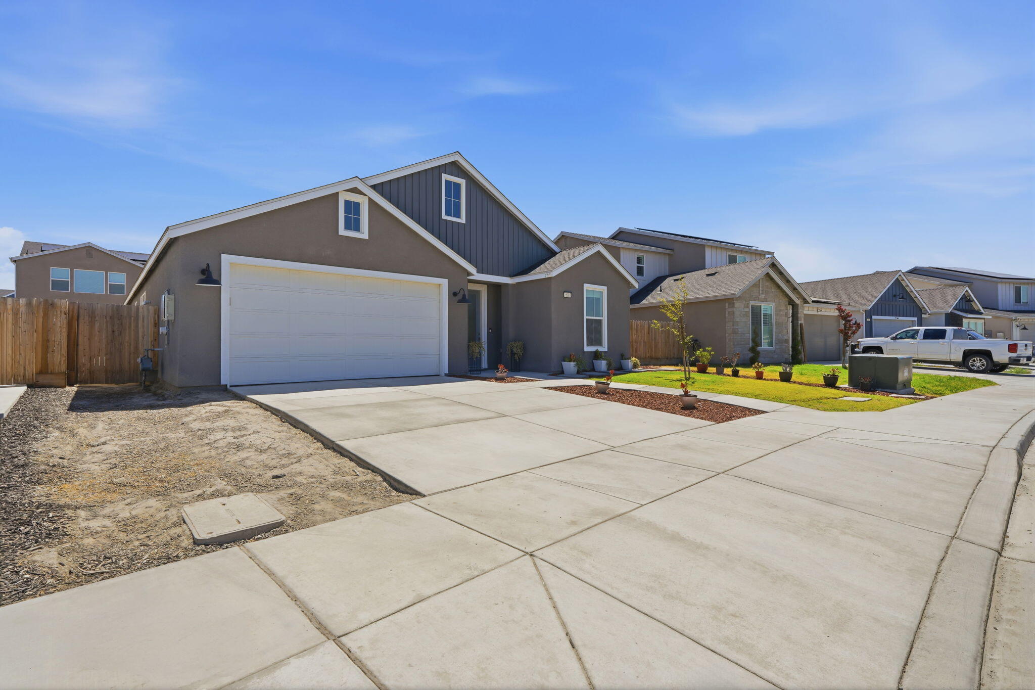 530 Baylor Dr, Lemoore, CA 93245