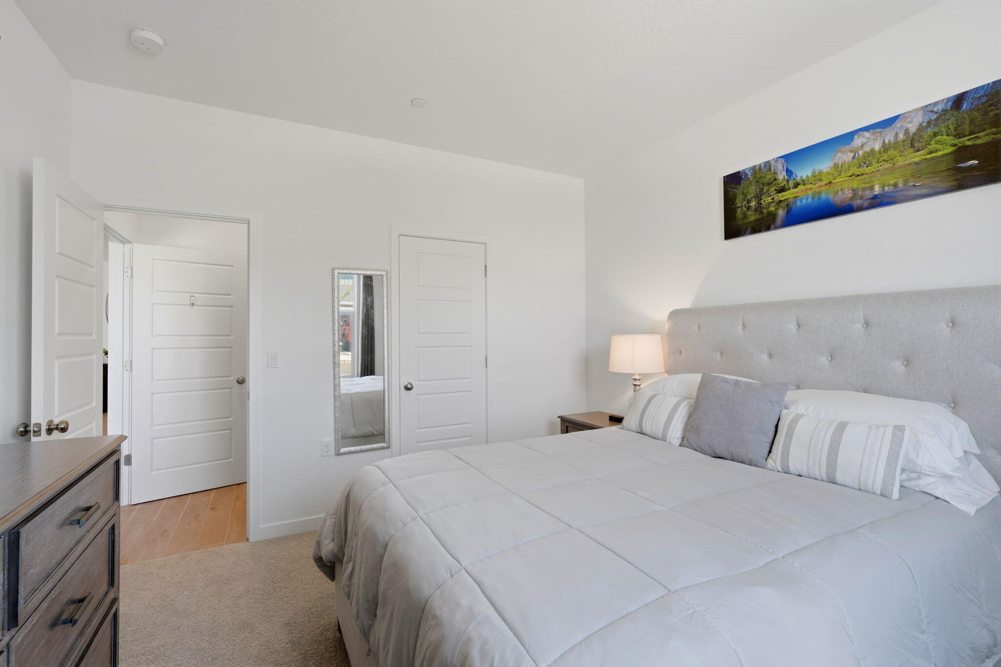 530 Baylor Dr, Lemoore, CA 93245