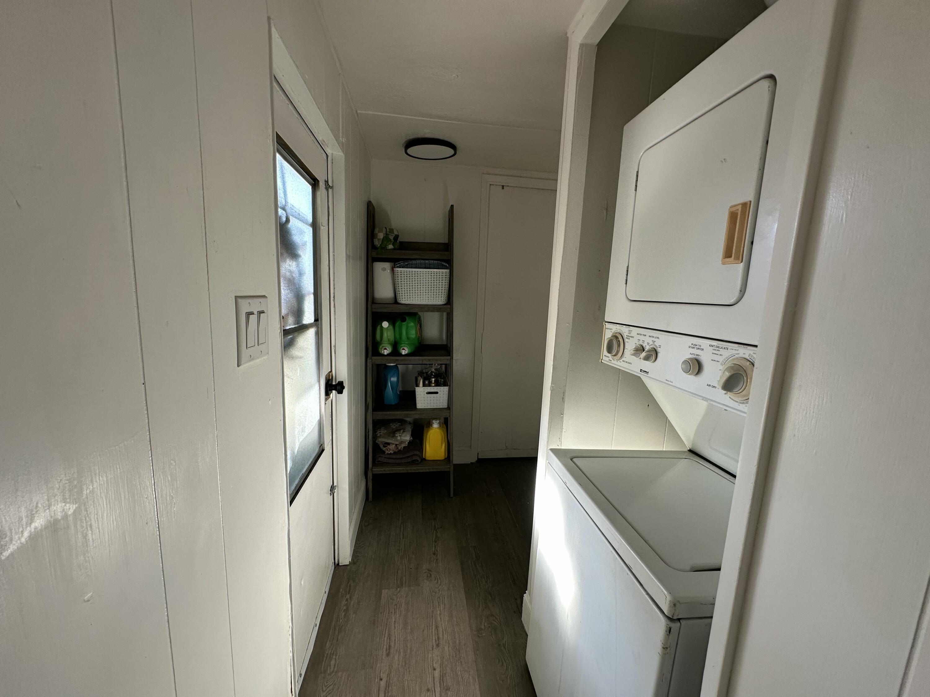 560 W Pleasant Ave #8, Tulare, CA 93274