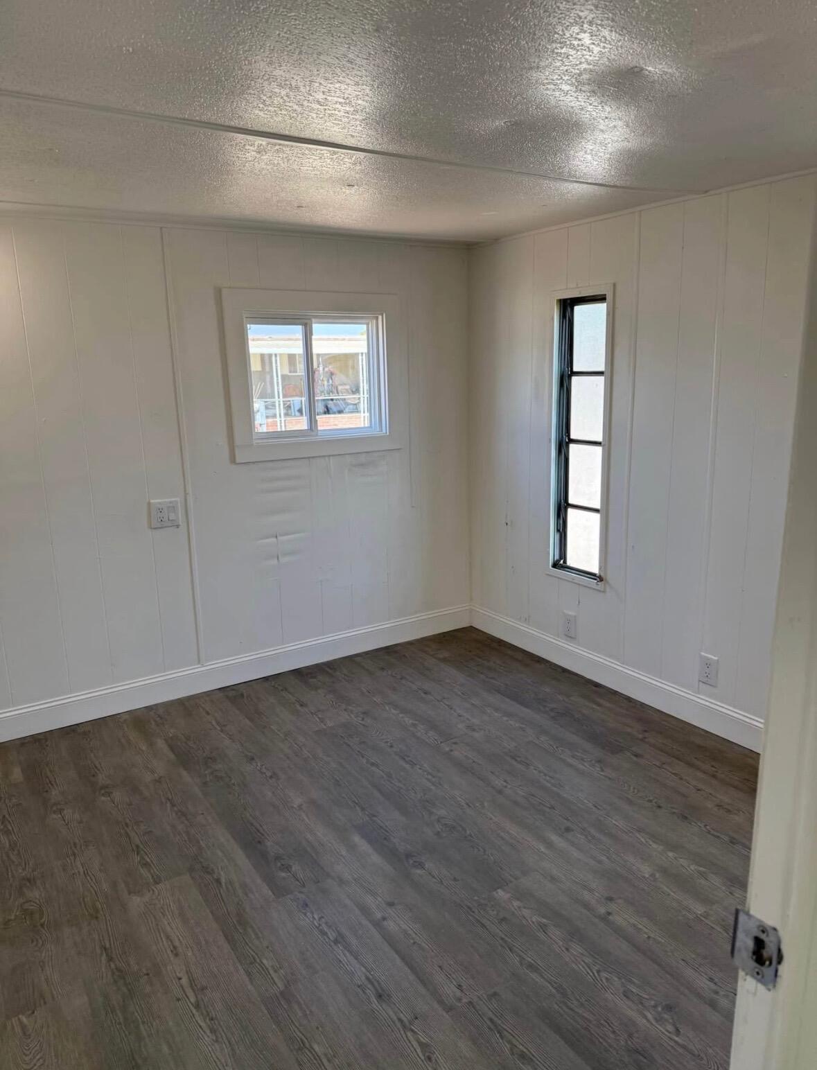 560 W Pleasant Ave #8, Tulare, CA 93274