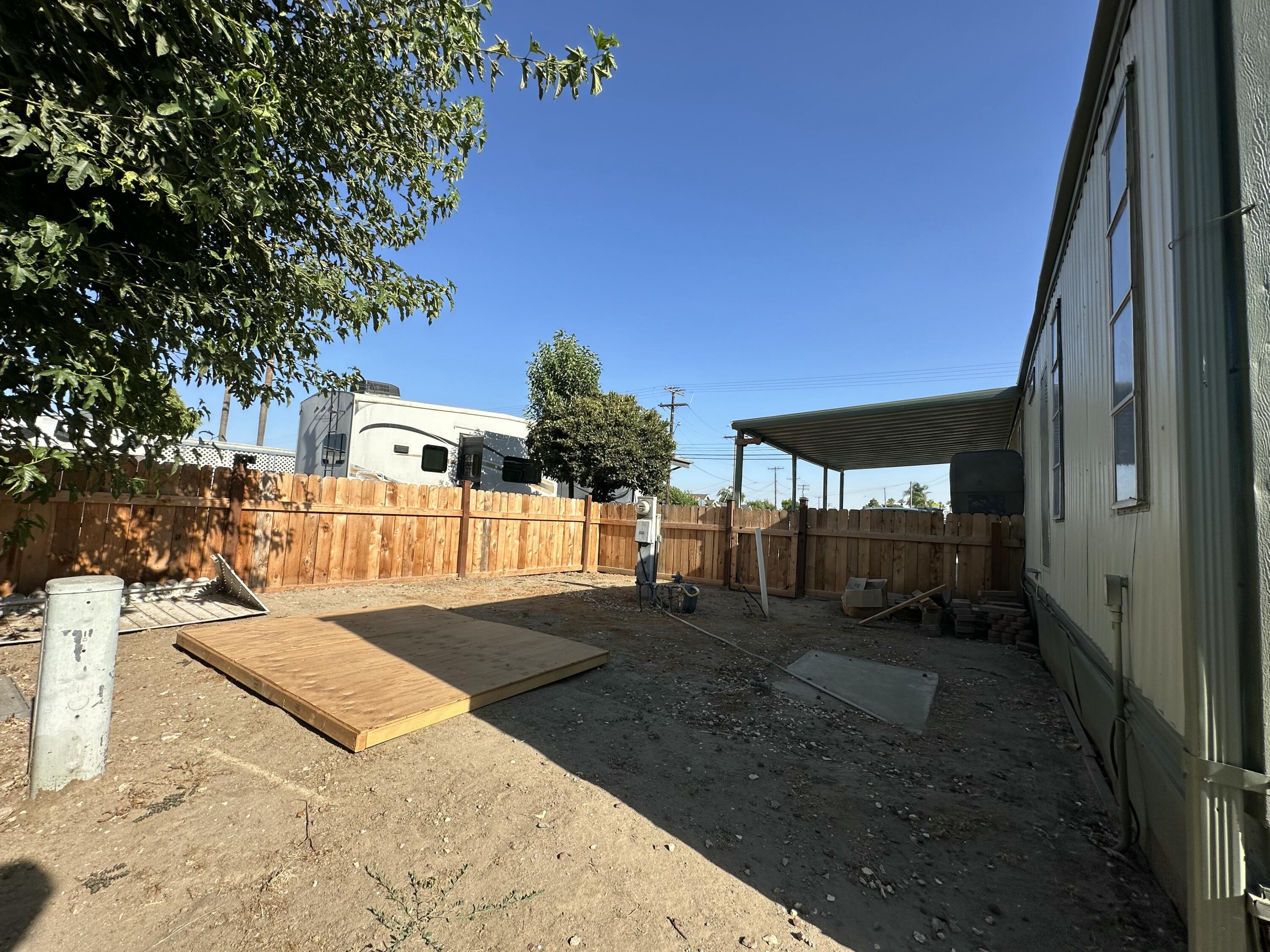 560 W Pleasant Ave #8, Tulare, CA 93274