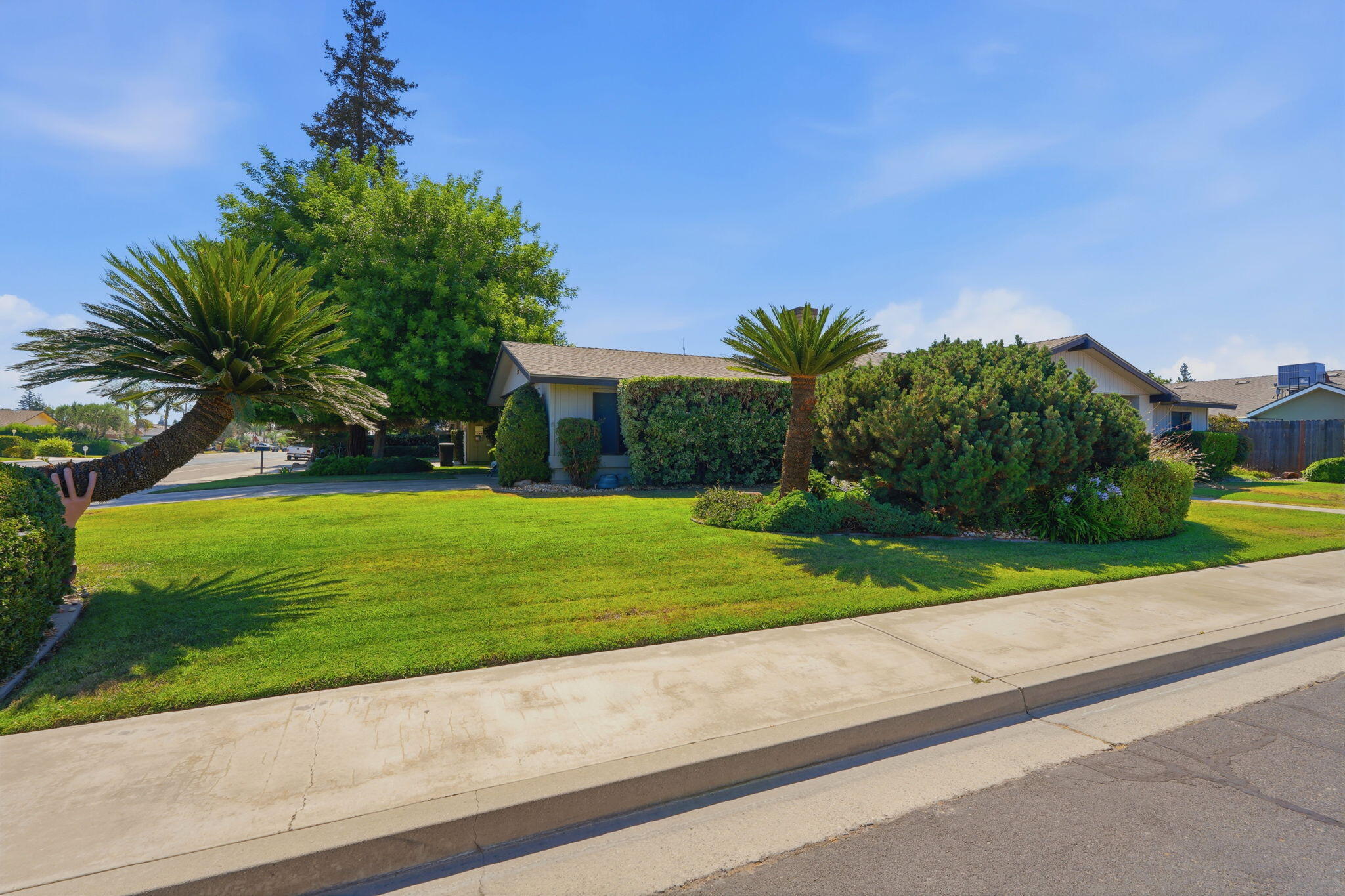 2816 S Memory St, Visalia, CA 93277