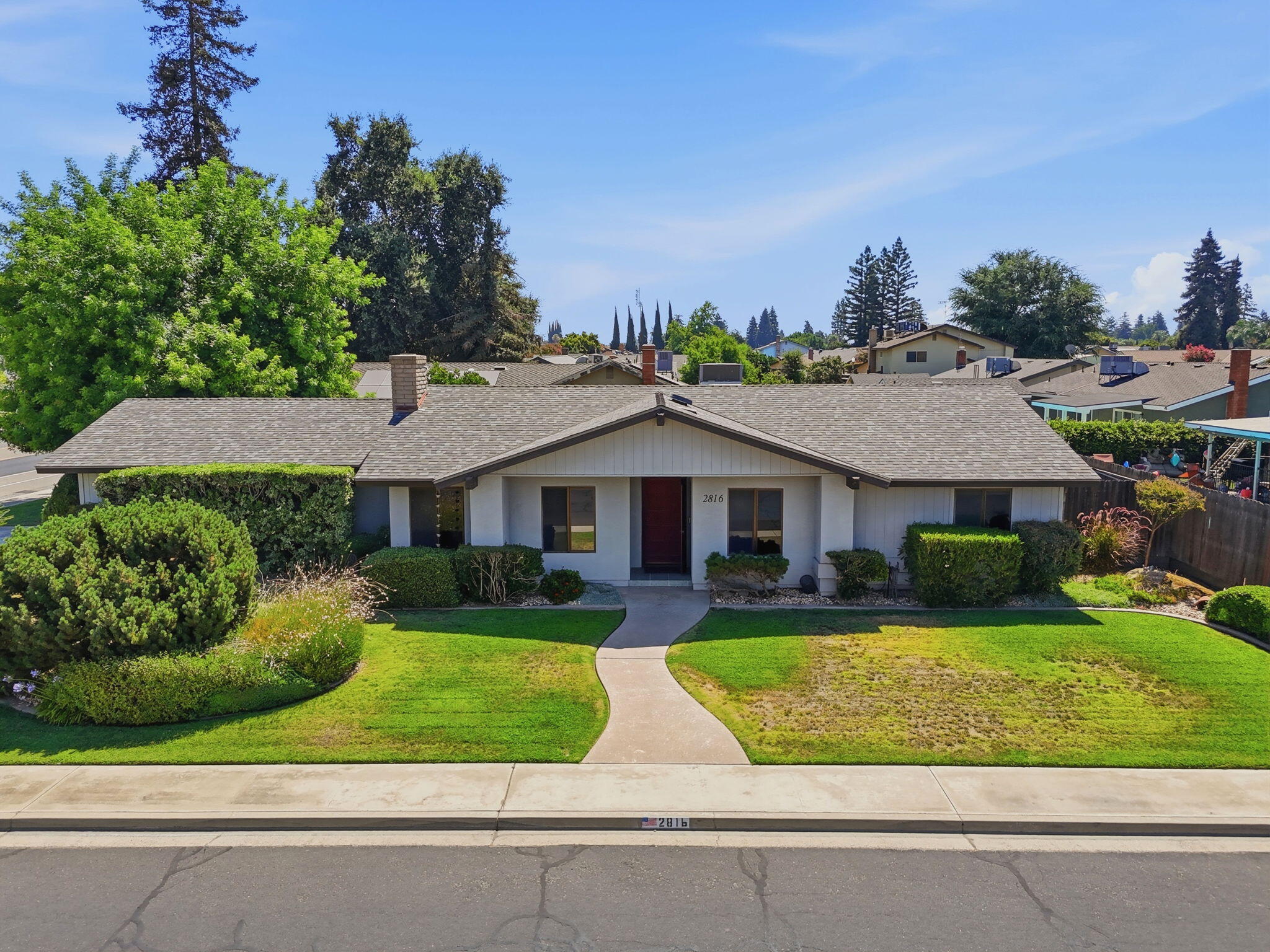 2816 S Memory St, Visalia, CA 93277