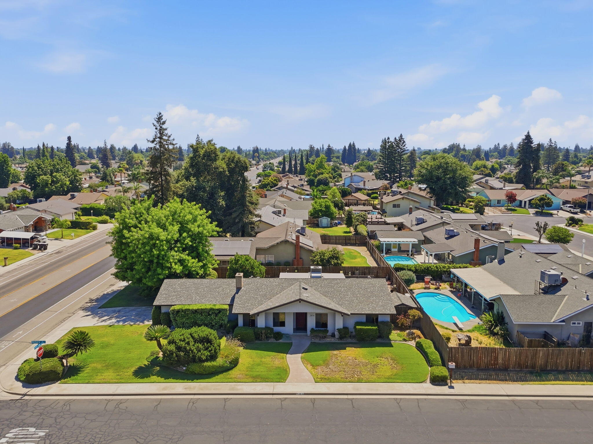 2816 S Memory St, Visalia, CA 93277