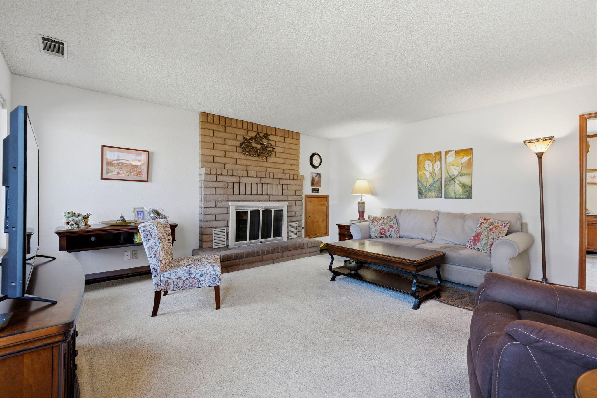 2816 S Memory St, Visalia, CA 93277