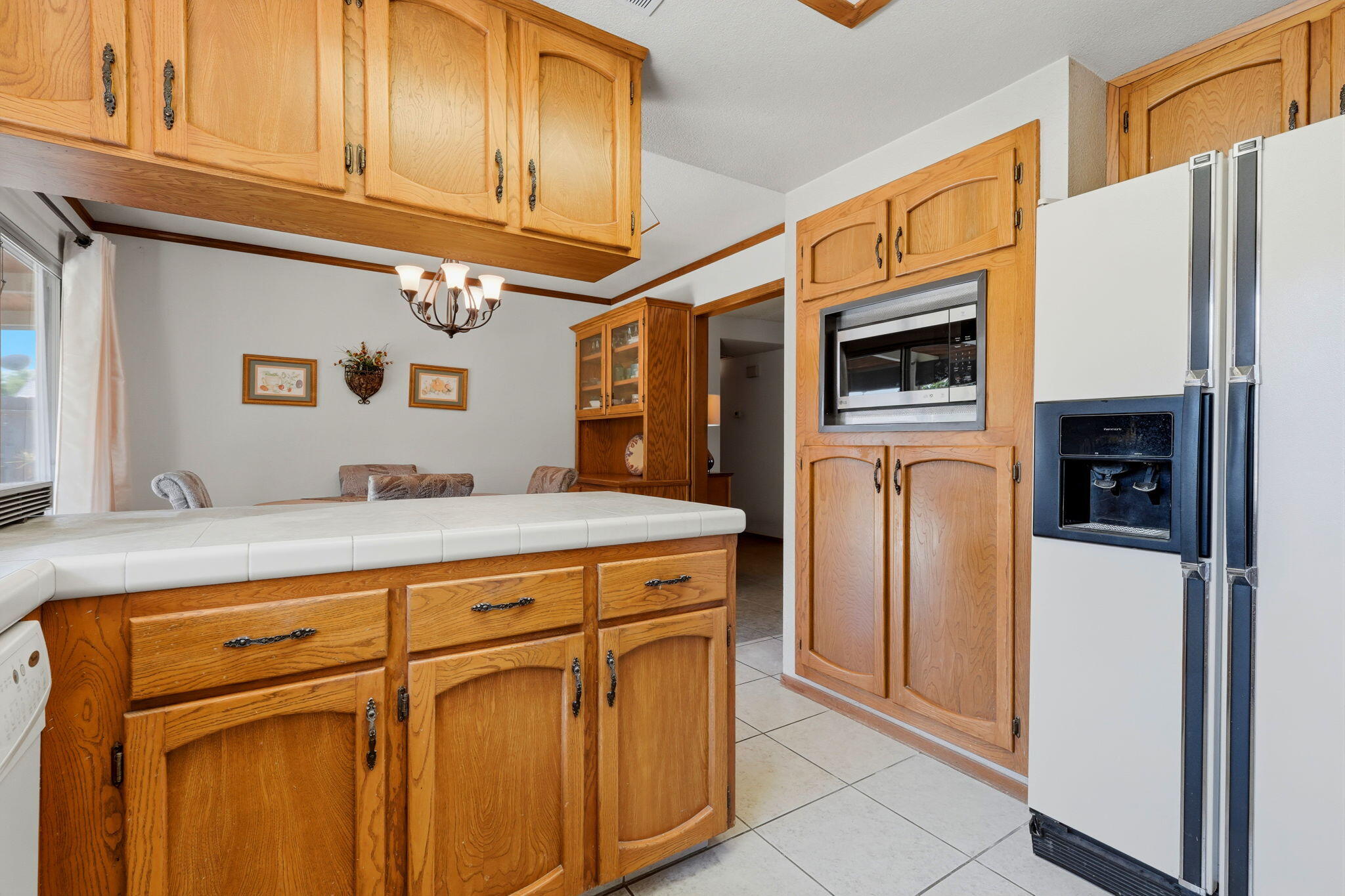 2816 S Memory St, Visalia, CA 93277