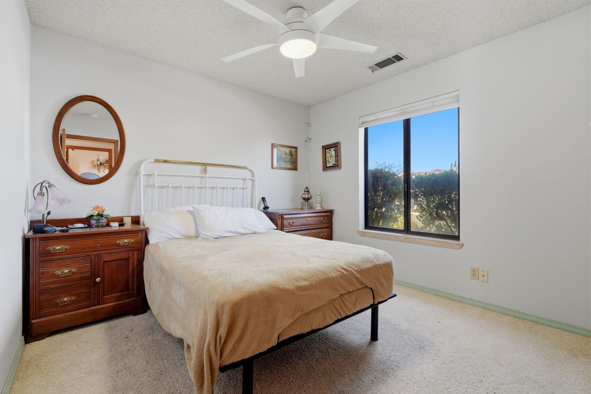 2816 S Memory St, Visalia, CA 93277