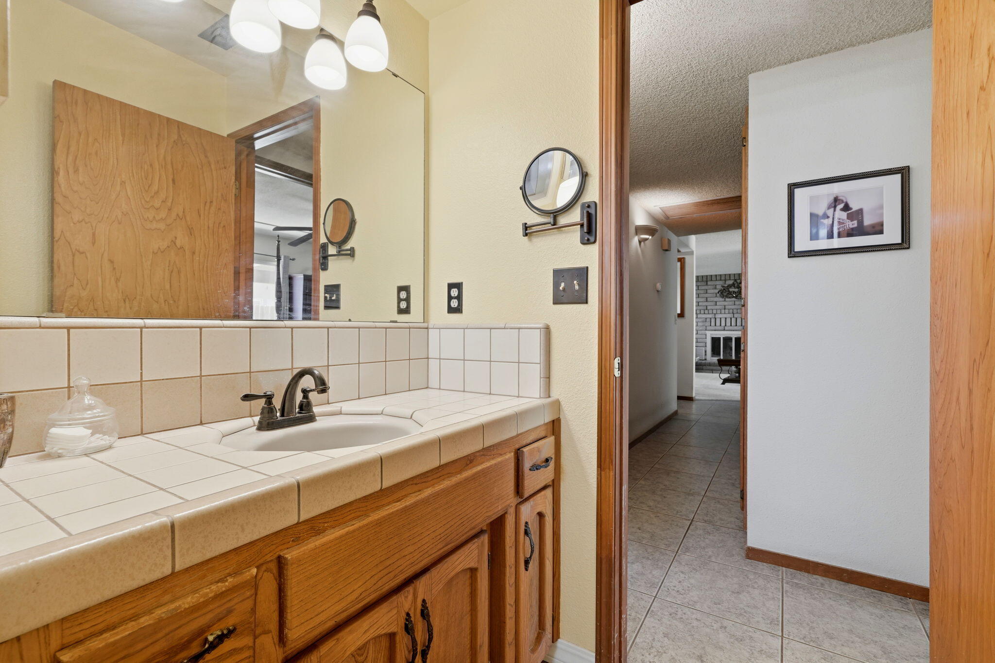 2816 S Memory St, Visalia, CA 93277