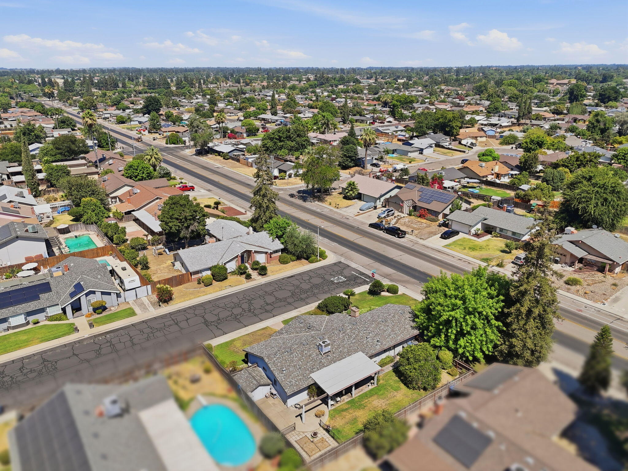 2816 S Memory St, Visalia, CA 93277