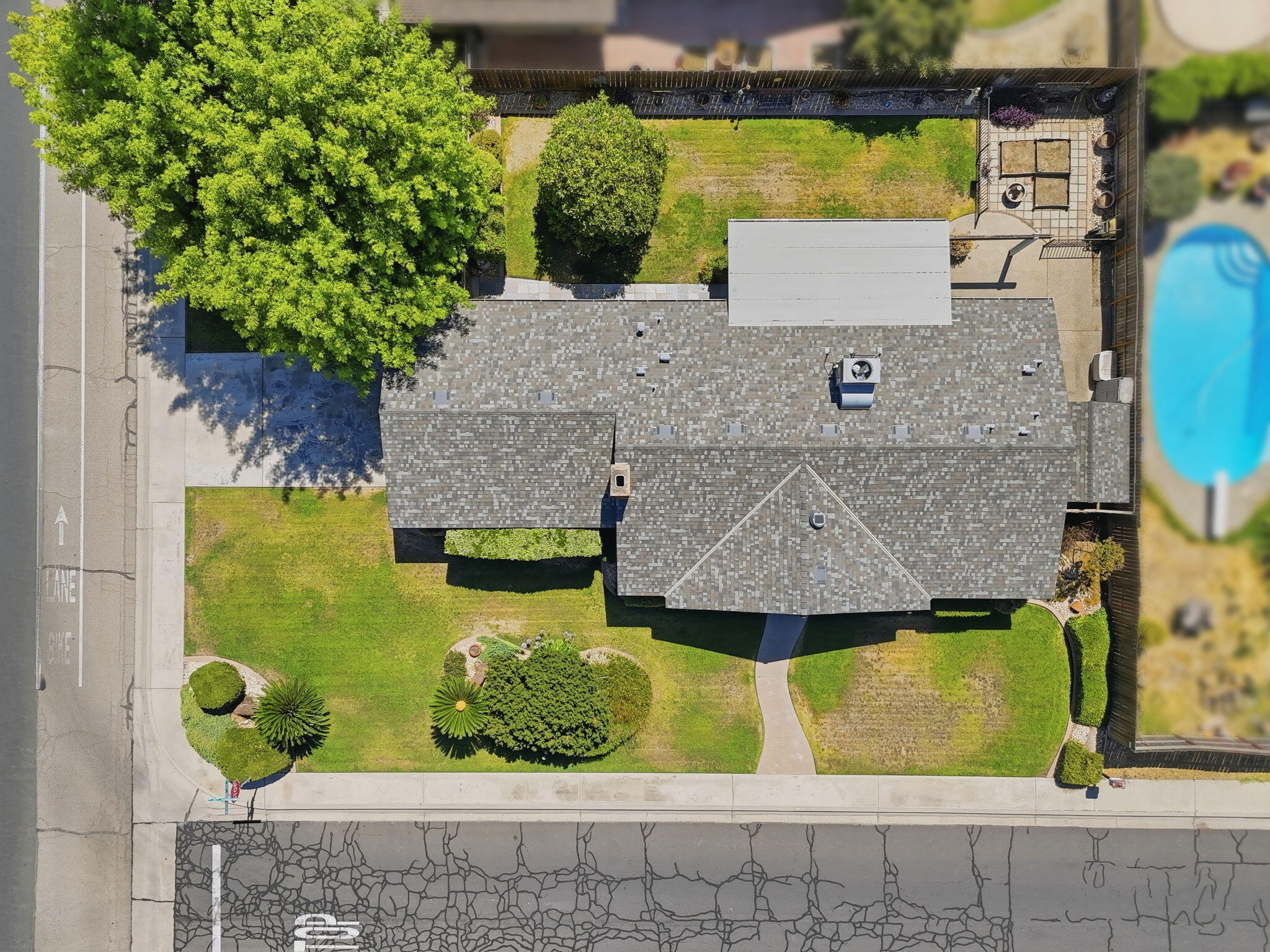 2816 S Memory St, Visalia, CA 93277