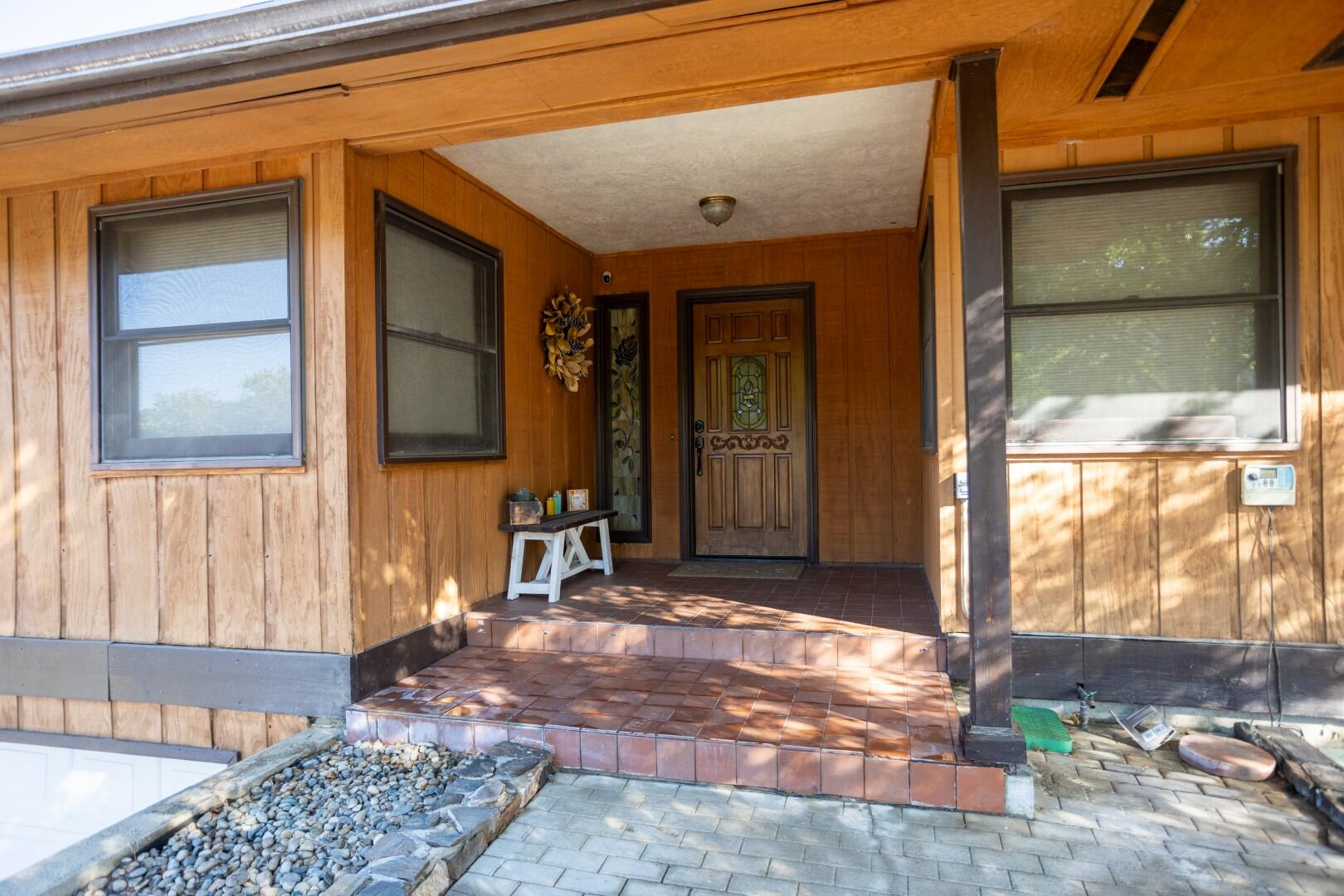 16270 Palomino Dr, Springville, CA 93265