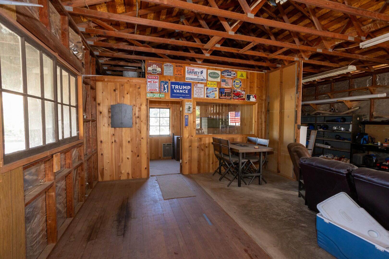 16270 Palomino Dr, Springville, CA 93265